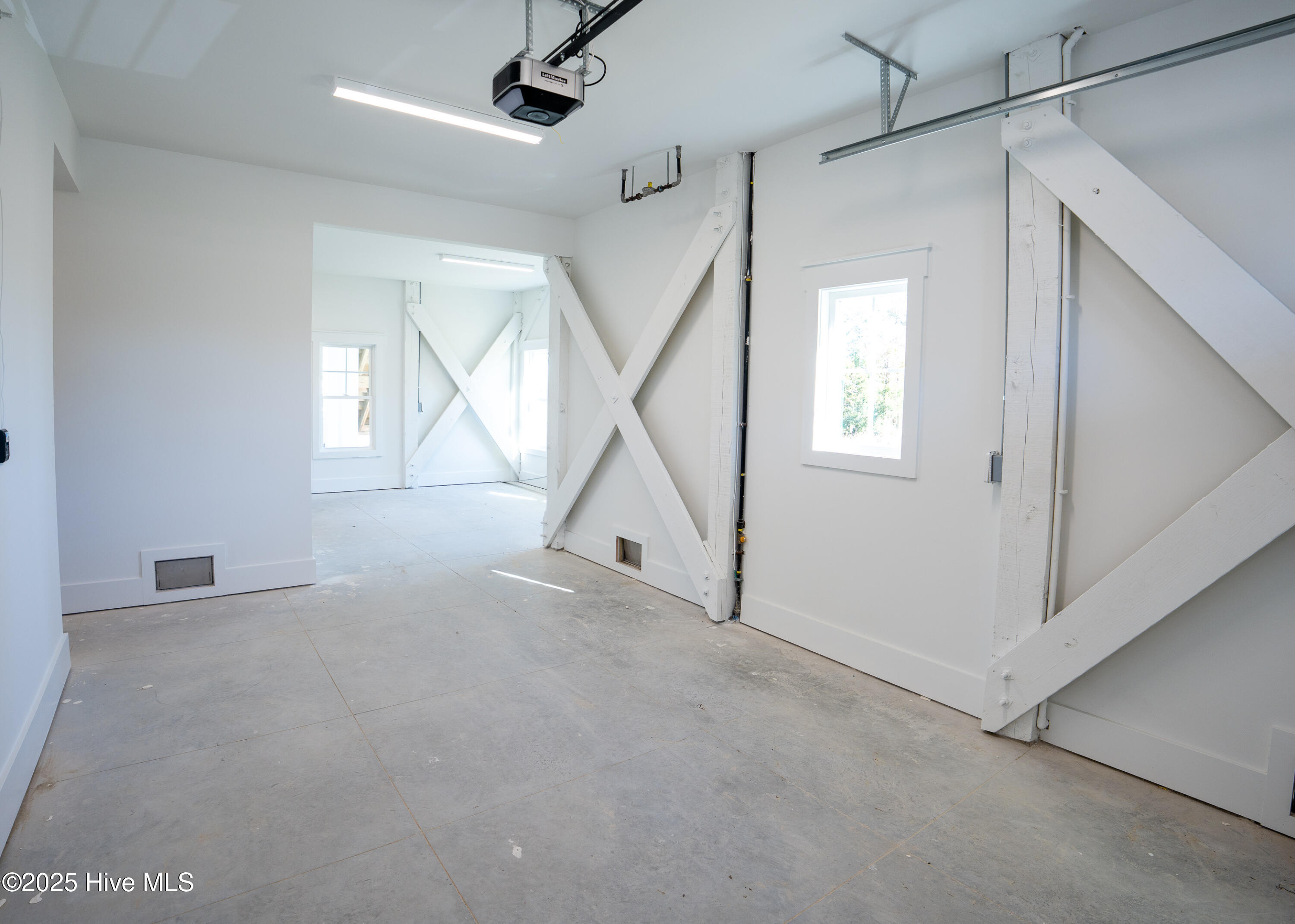 100557096 | Photo 62