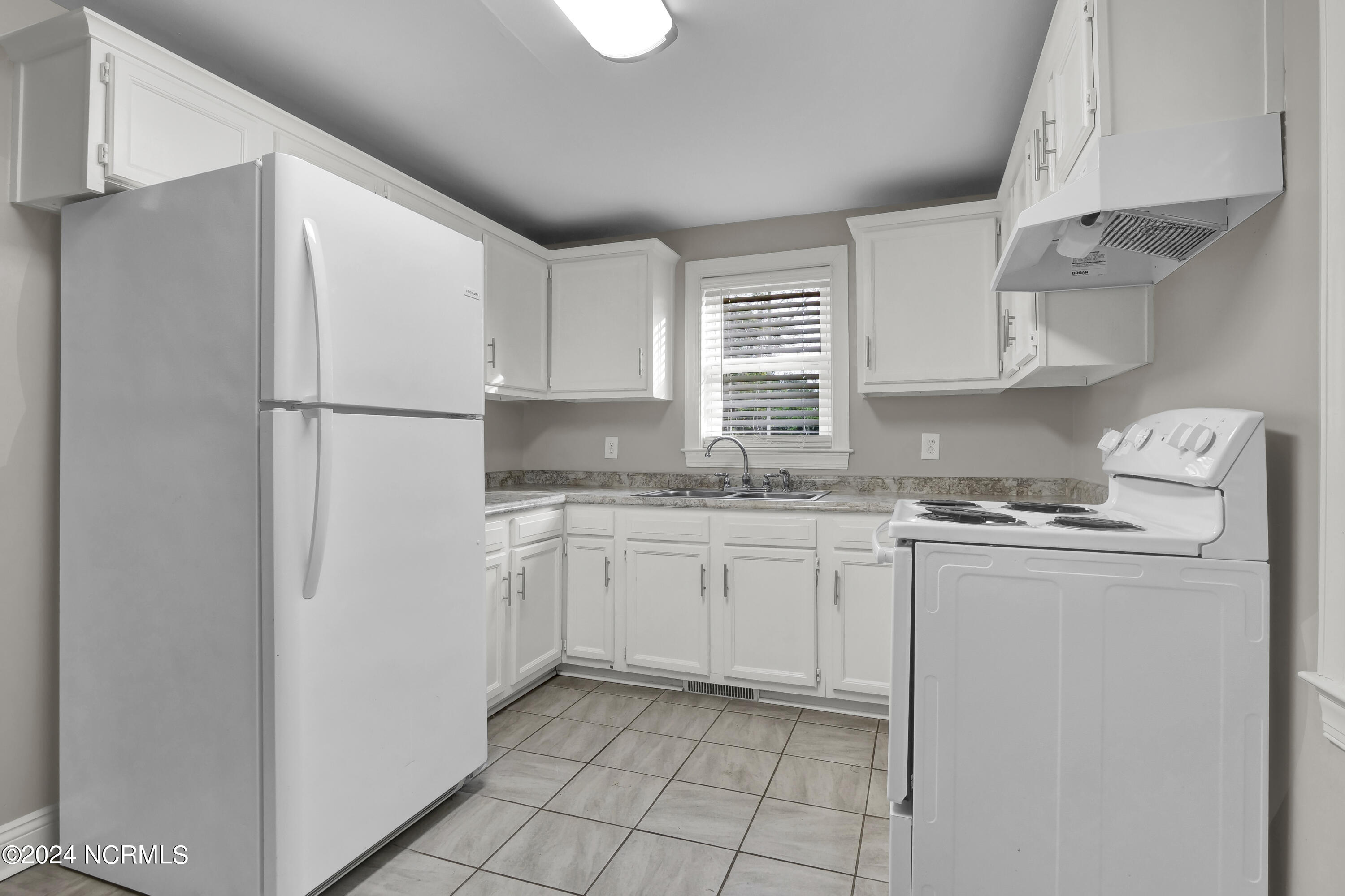 100501842 | Photo 11