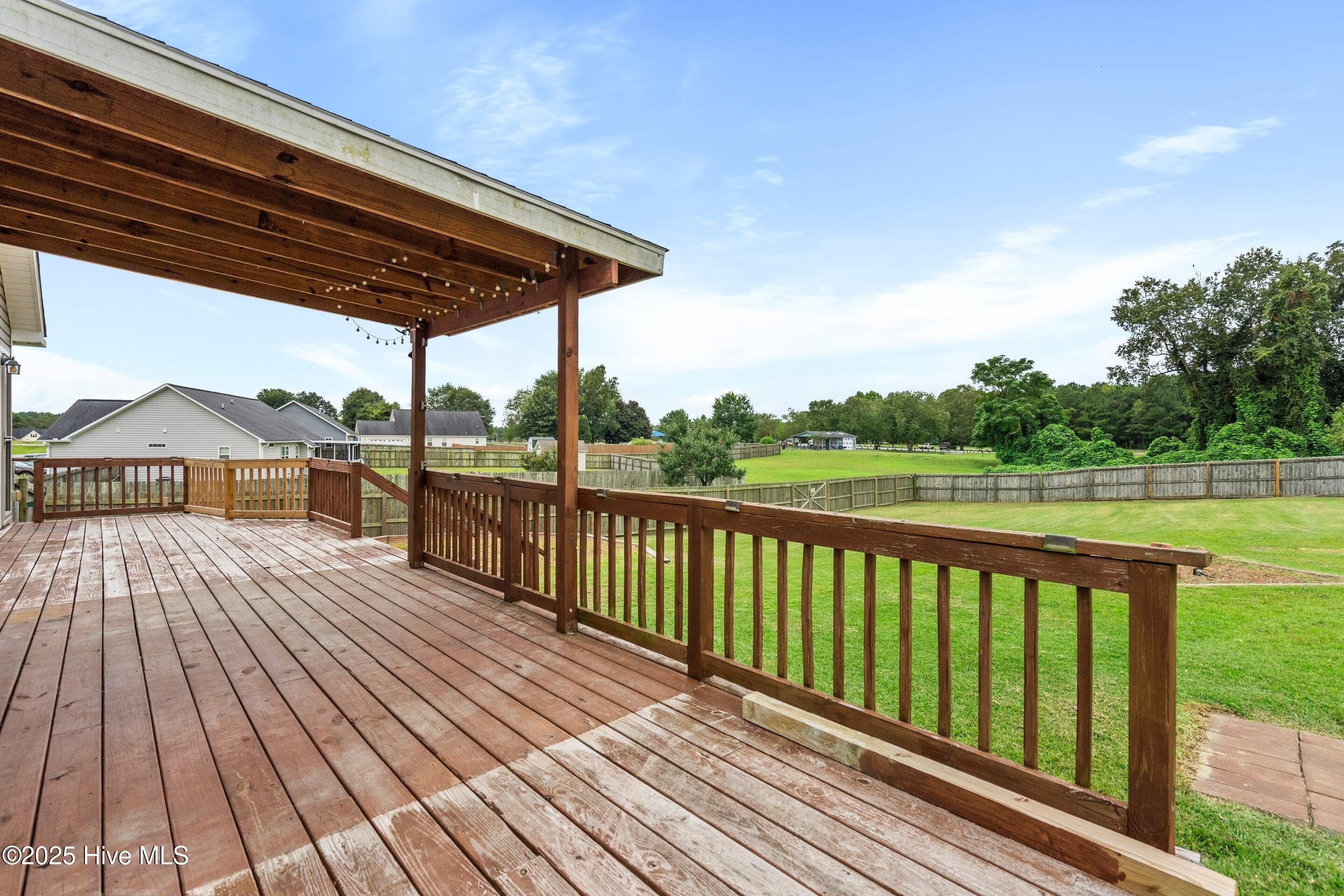 100530465 | Photo 43