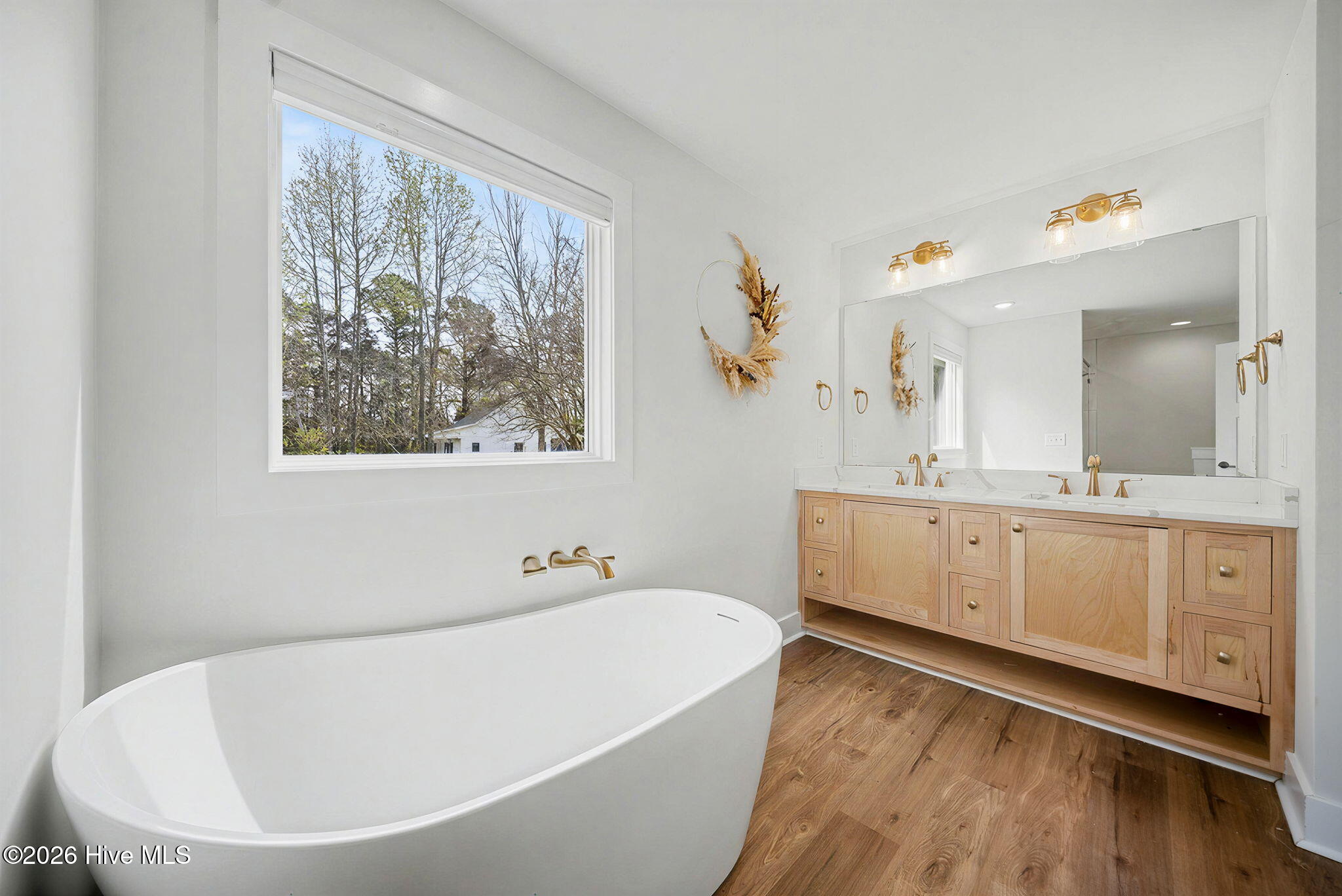 100564116 | Photo 28