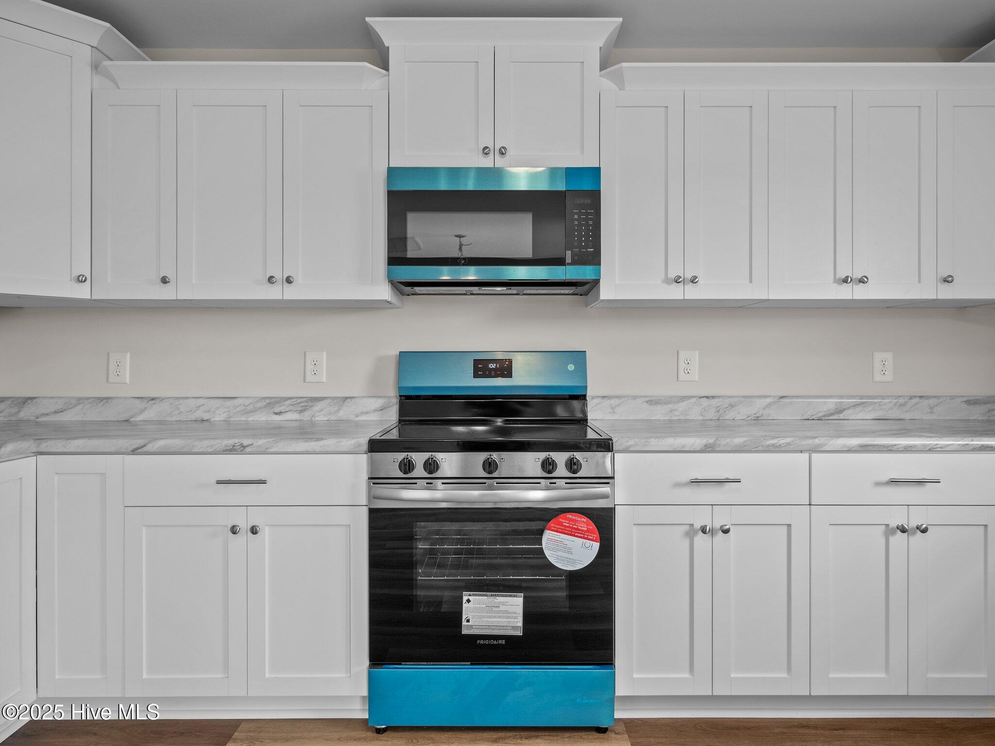 100511213 | Photo 42