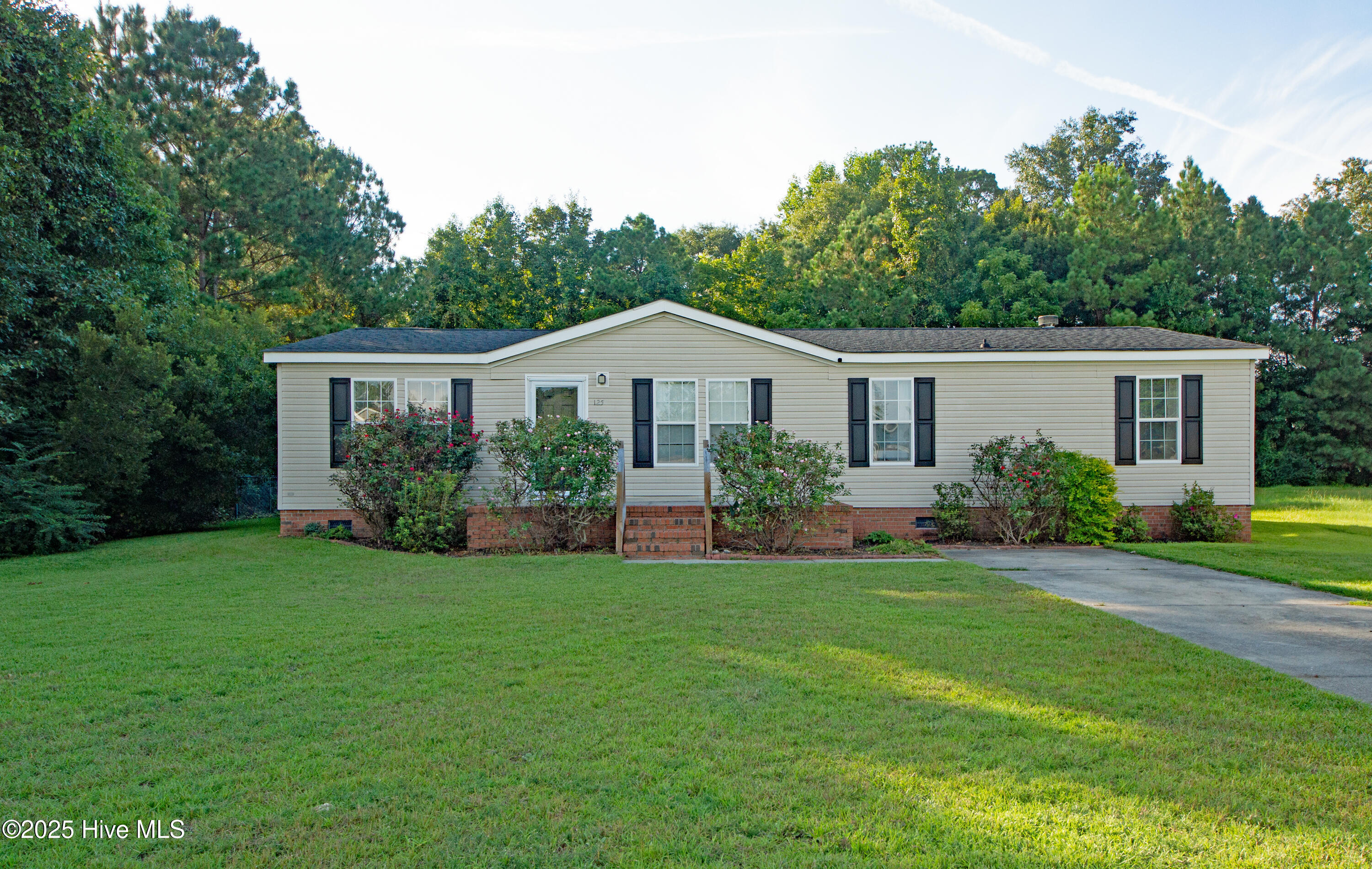 125 Magnolia Gardens Drive, Jacksonville, NC 28540 – photo 3: DSC03282