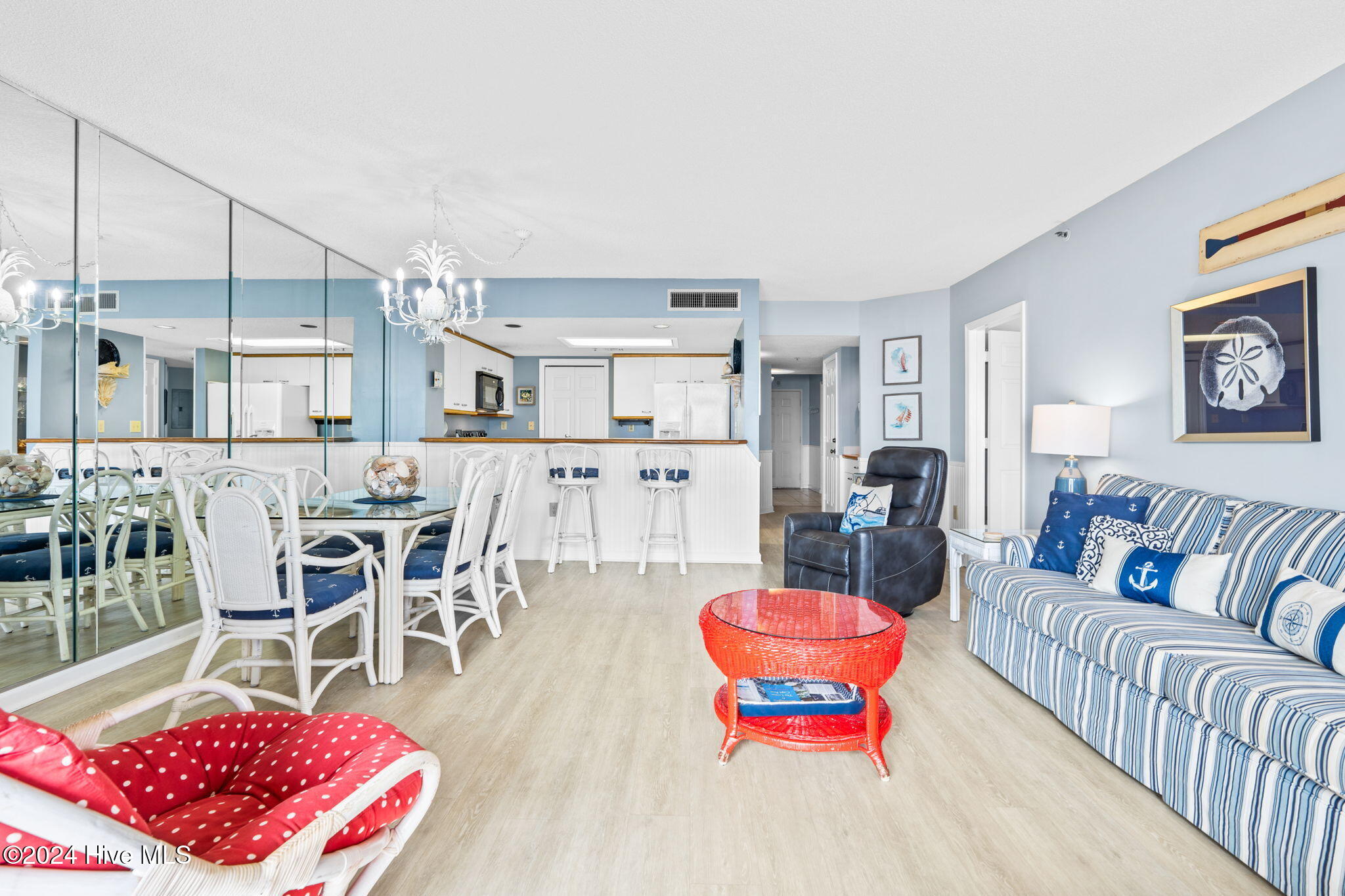 100476162 | Photo 11