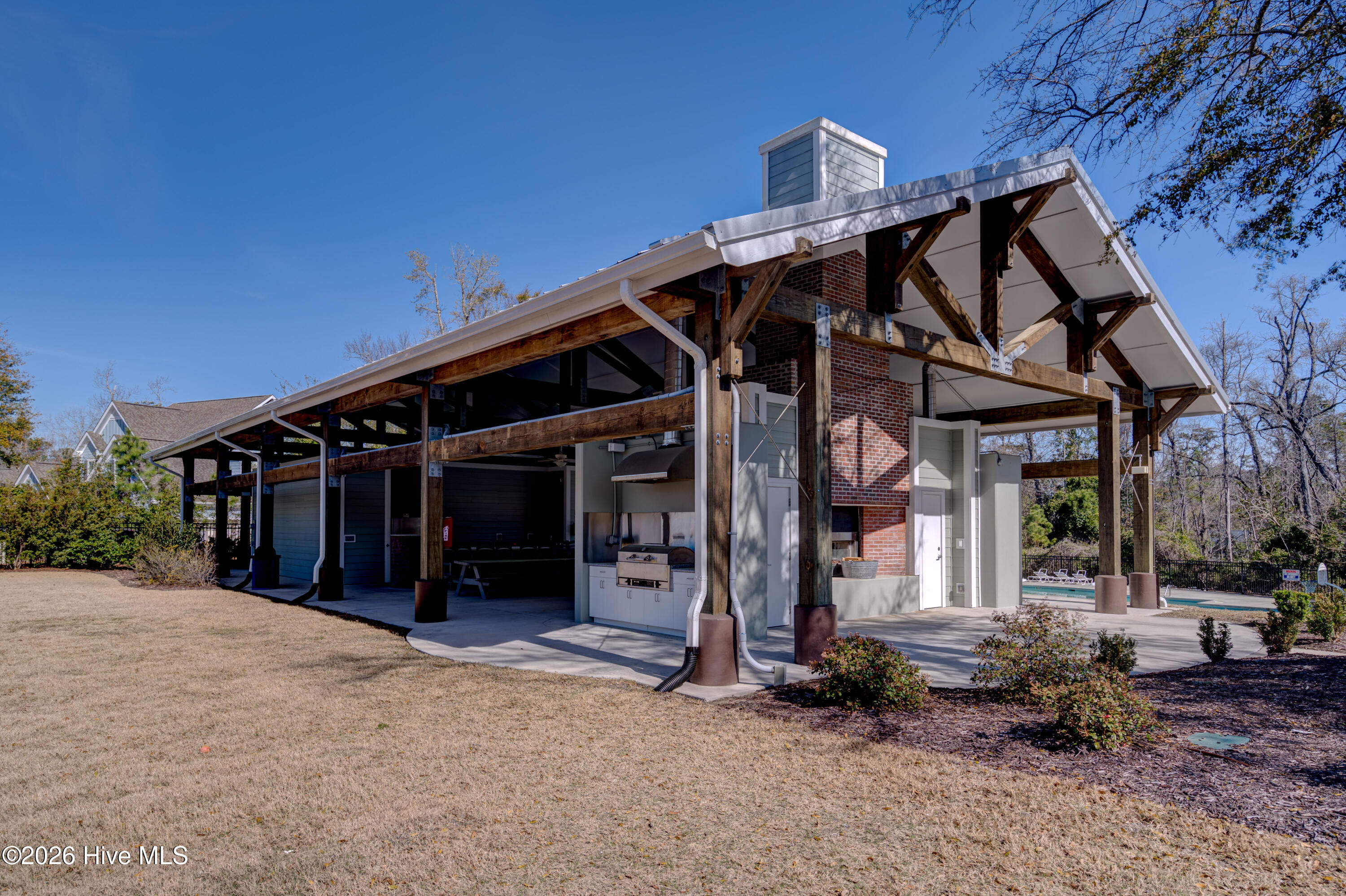 100558157 | Photo 61