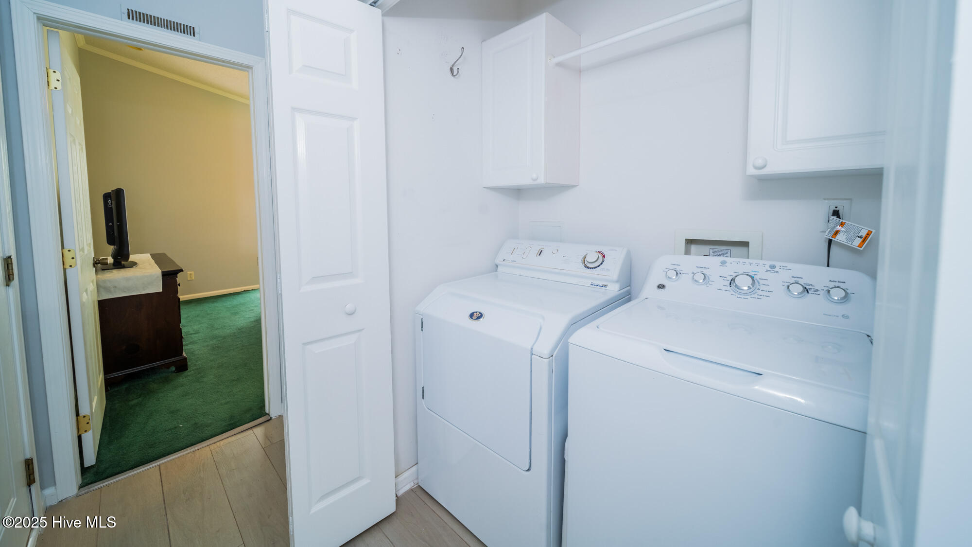 100530895 | Photo 21