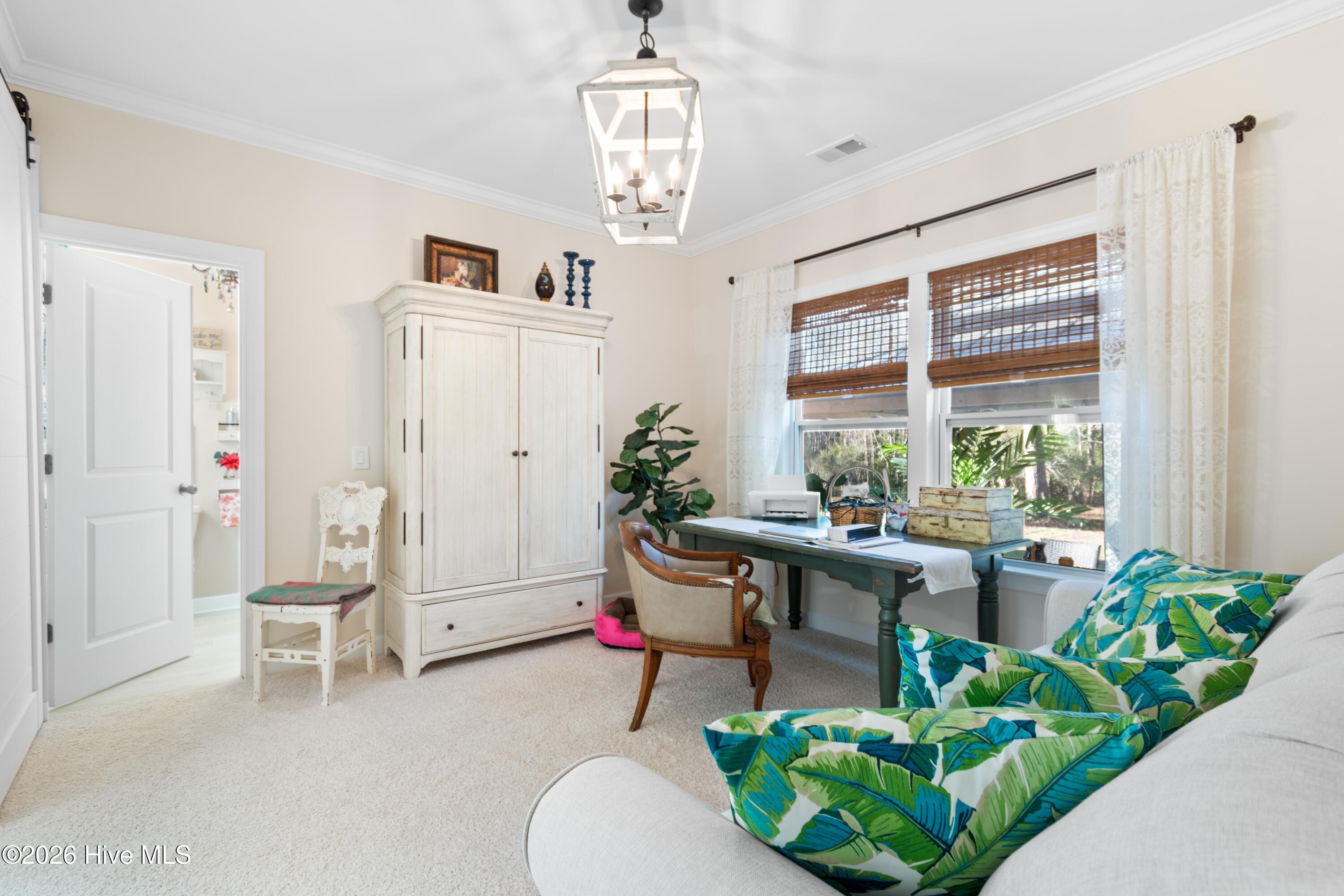 100561592 | Photo 24