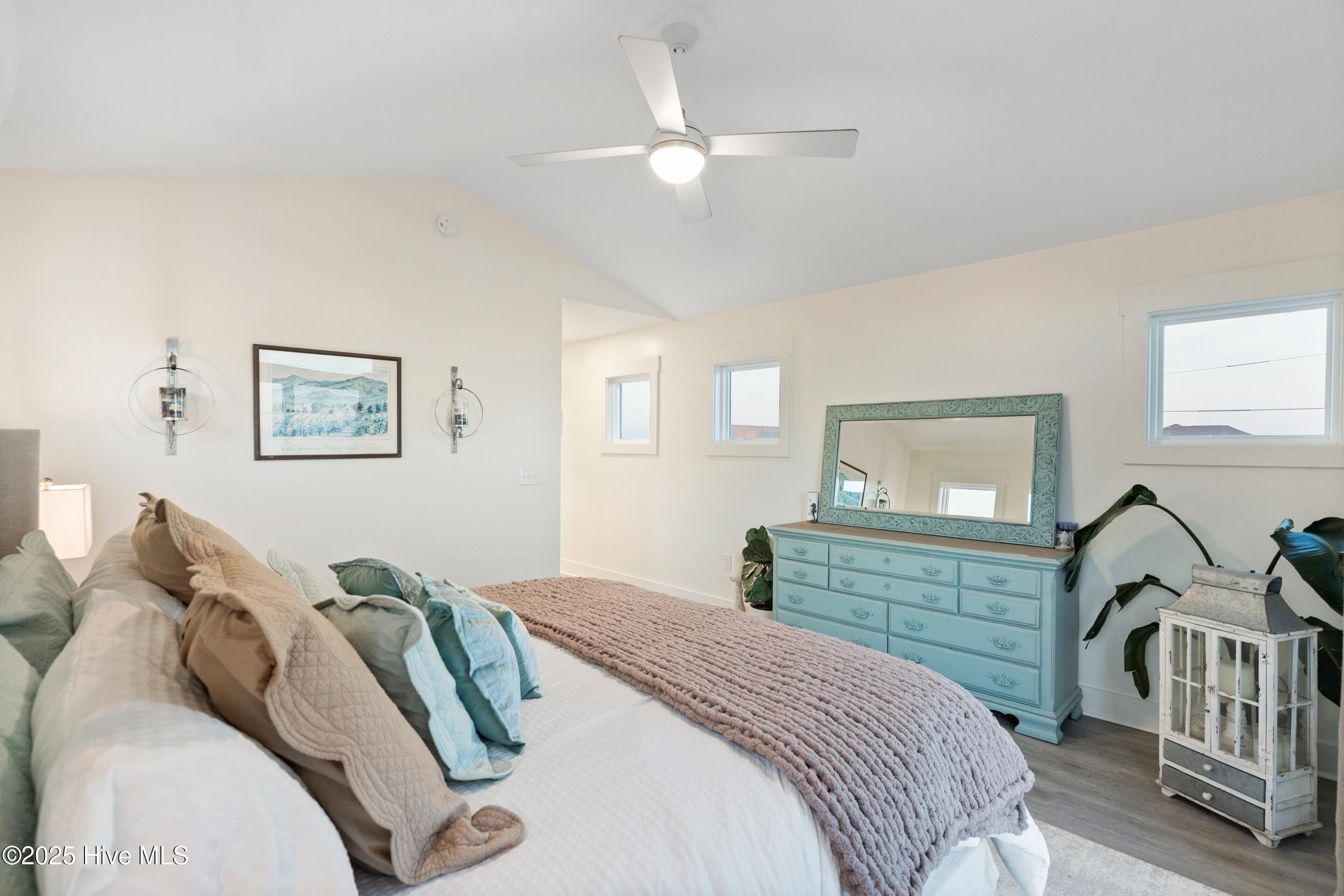 100540590 | Photo 43