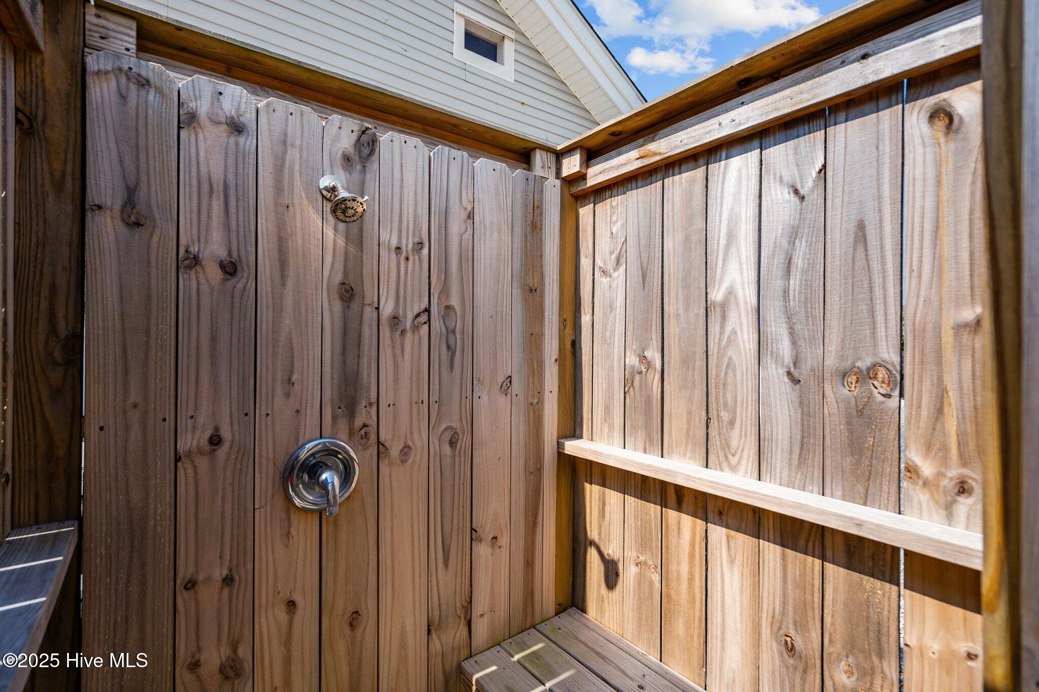 100537194 | Photo 68