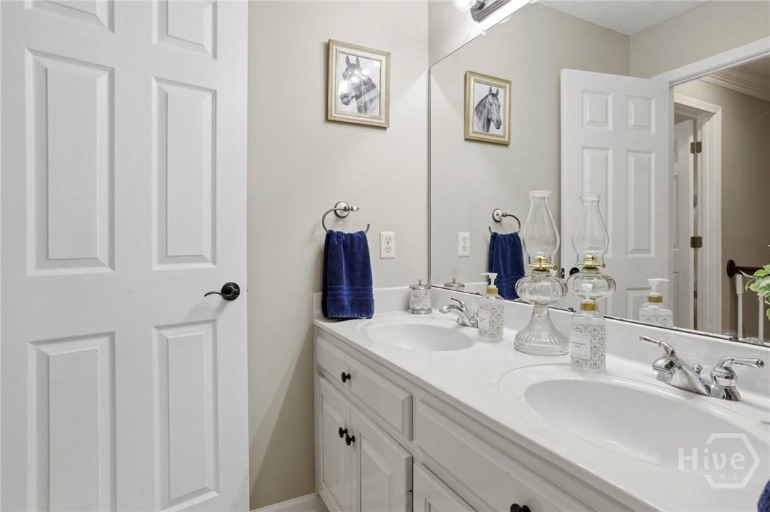 Upstairs bathroom - b