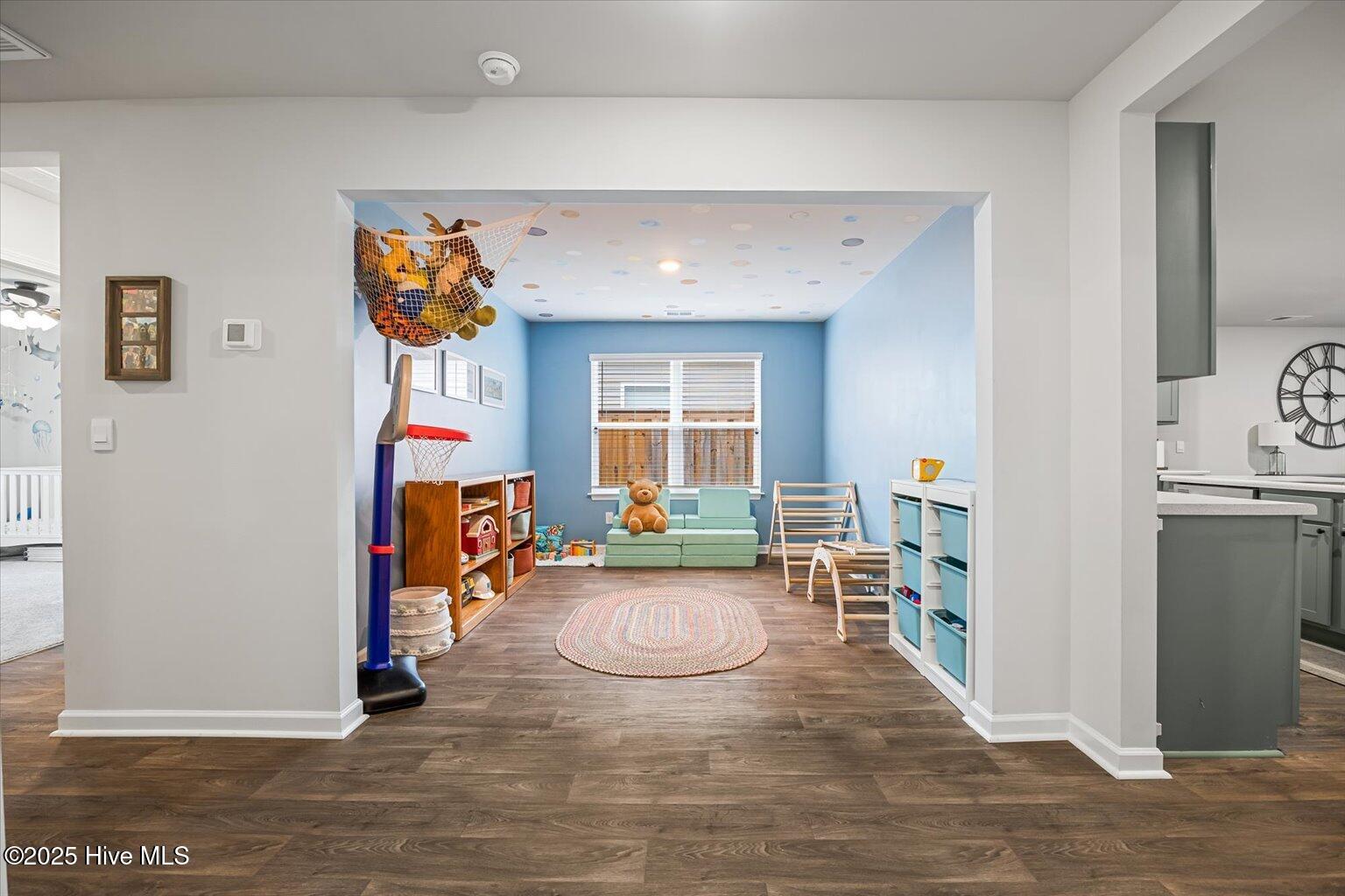 100525713 | Photo 33