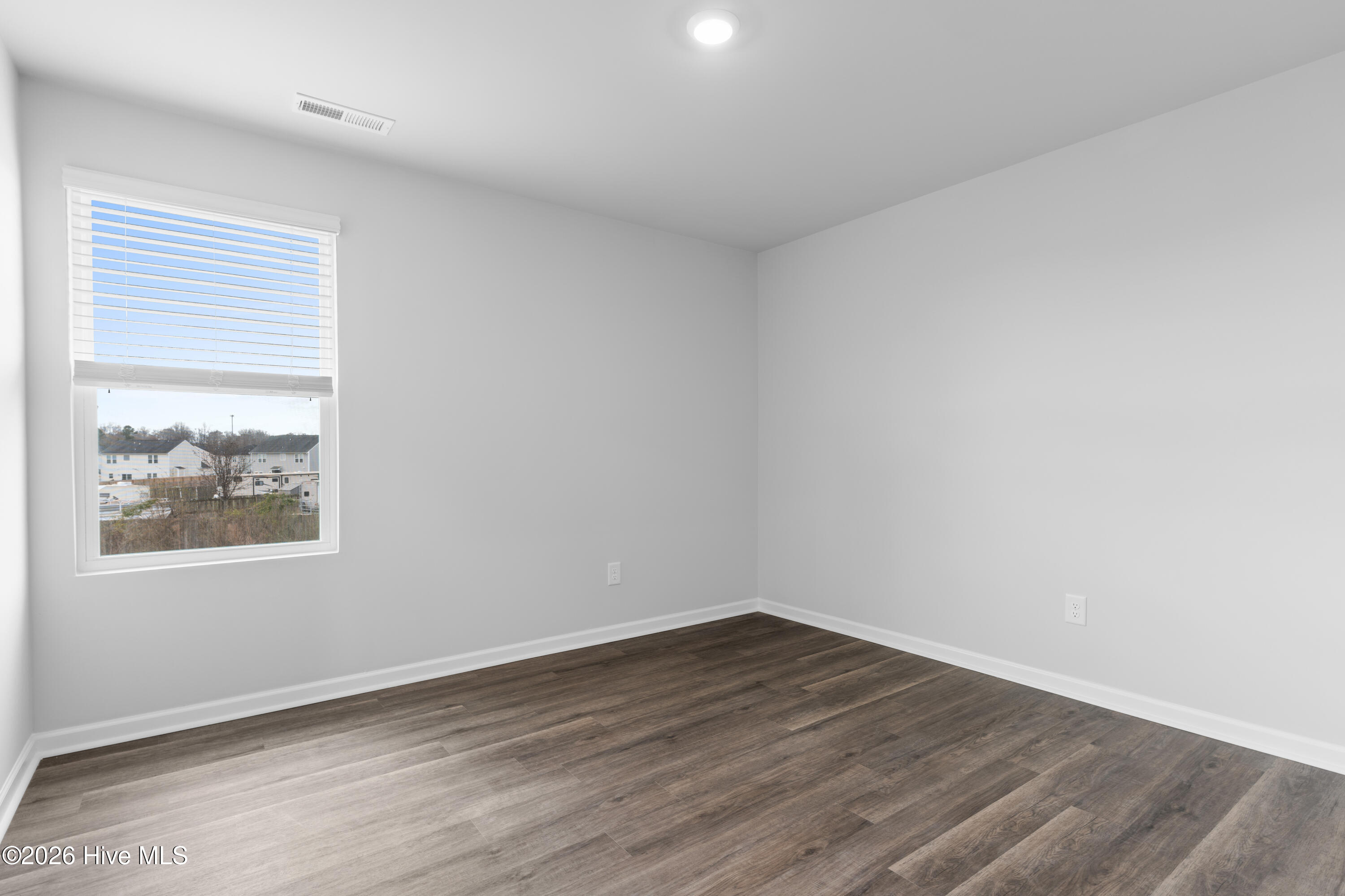 100538143 | Photo 26