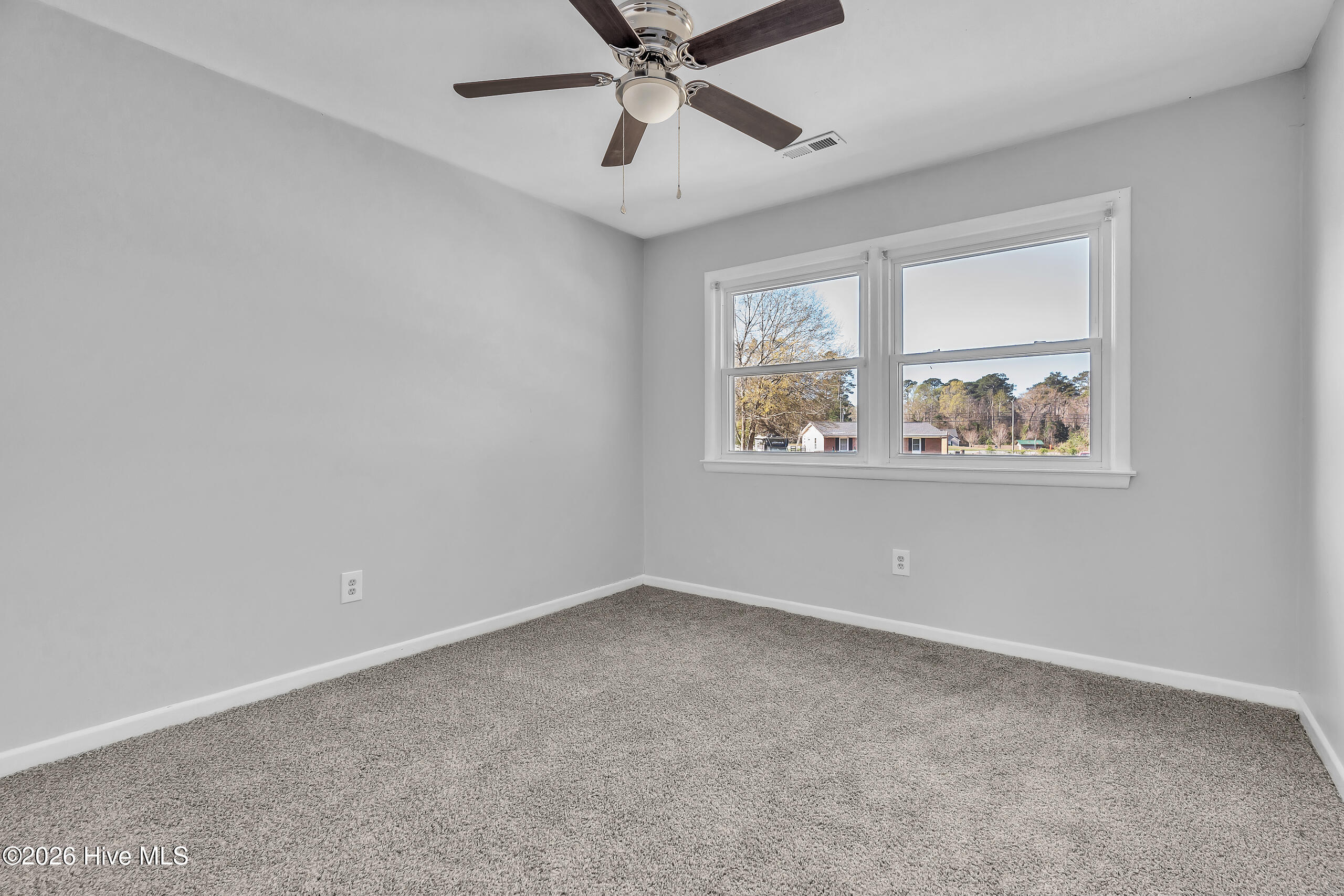 100561824 | Photo 14