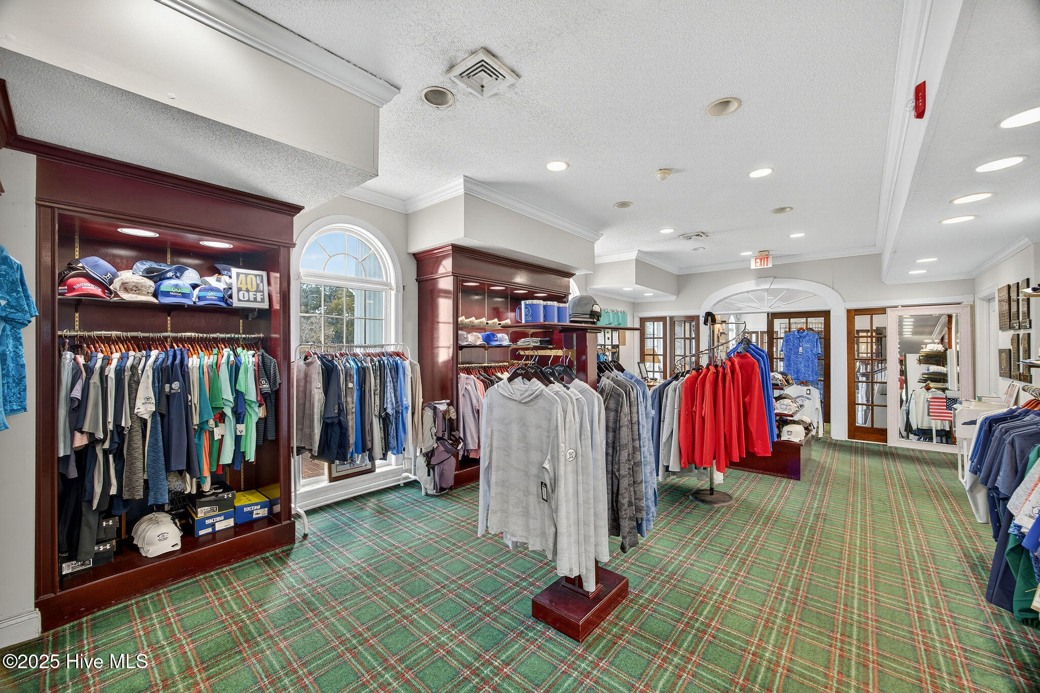 100541027 | Photo 43