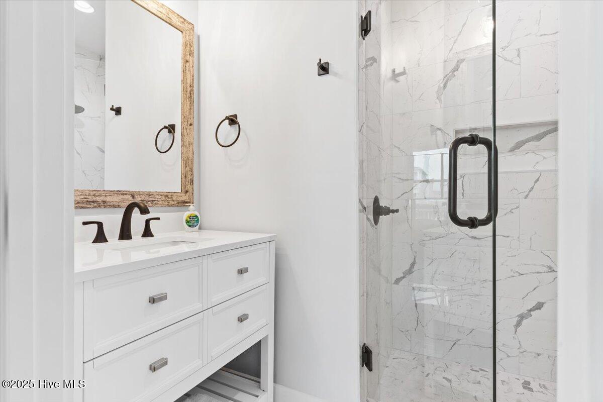 100526608 | Photo 57