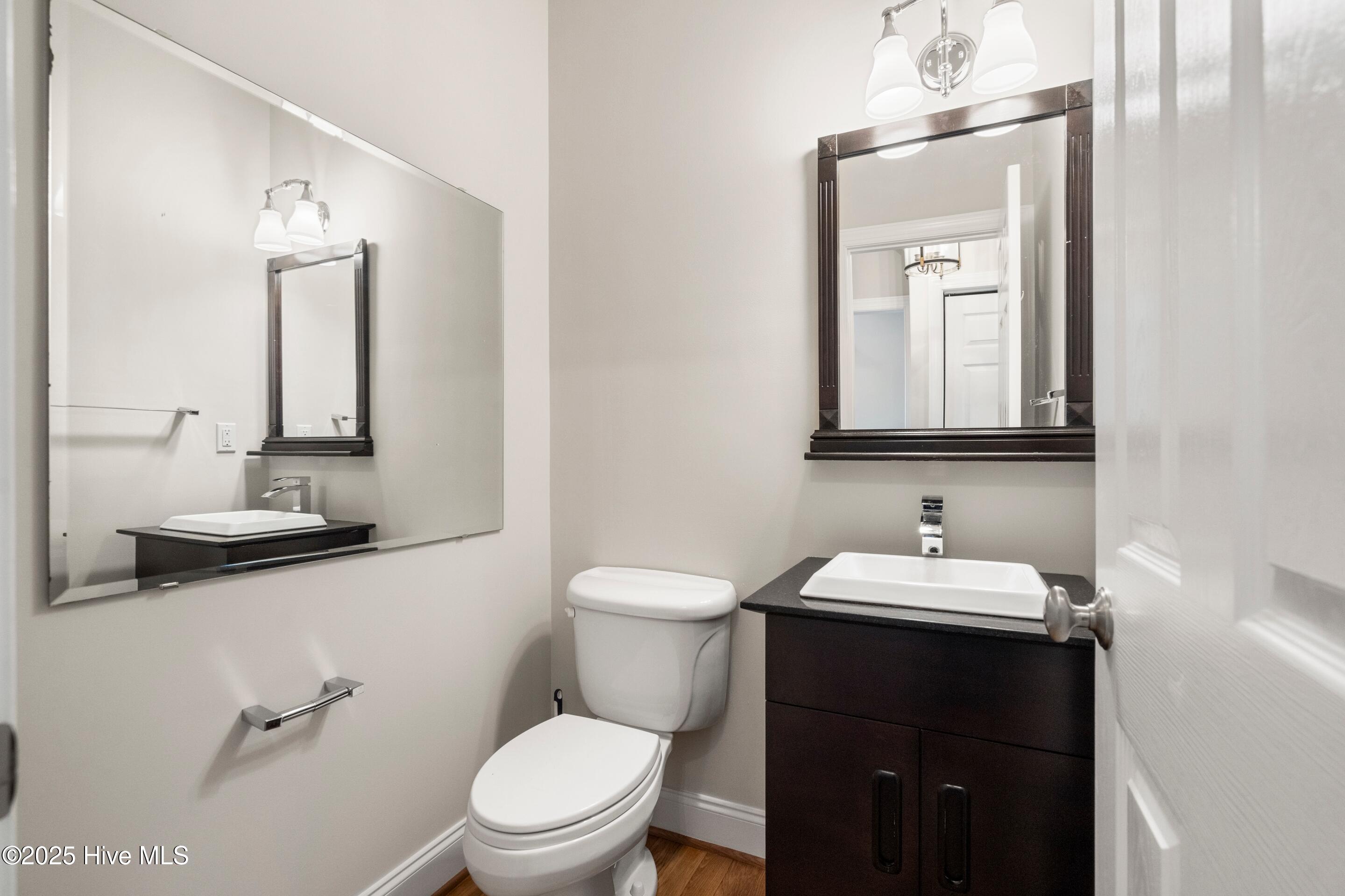 100537413 | Photo 27