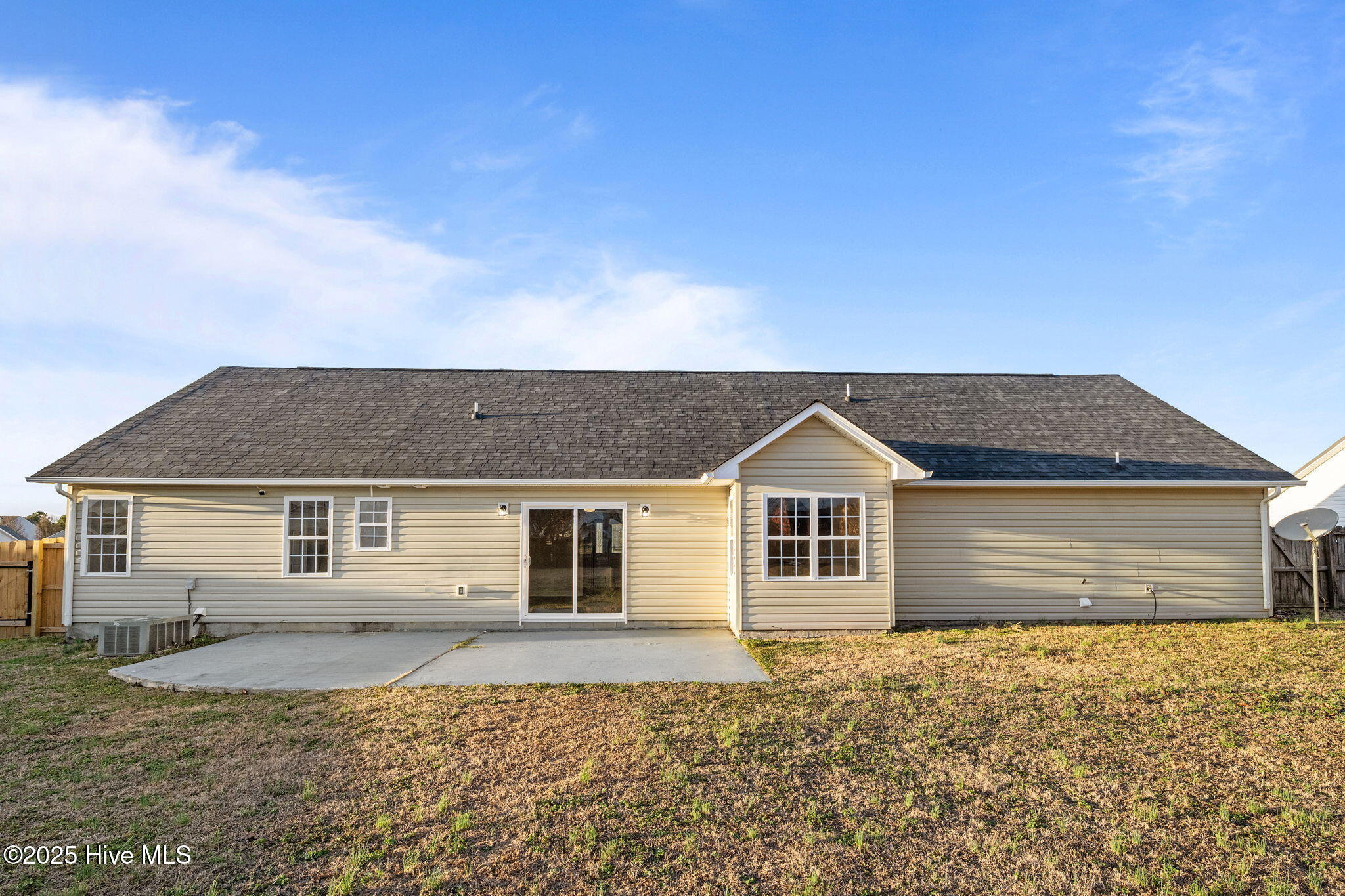 100547097 | Photo 35