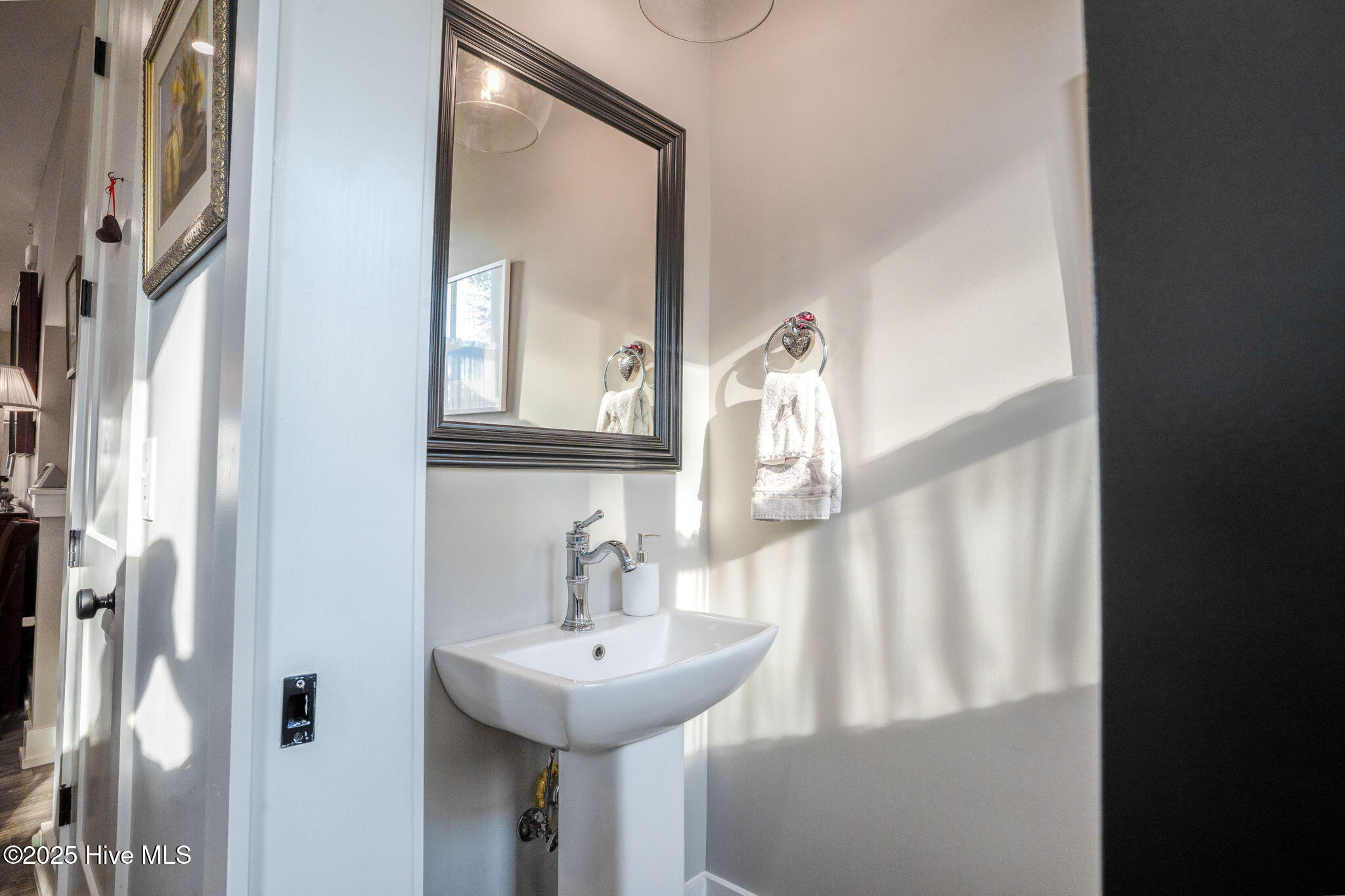 624 N 6th Street, Wilmington, NC 28401 – photo 16: 2nd floor Powder Room Powder Room