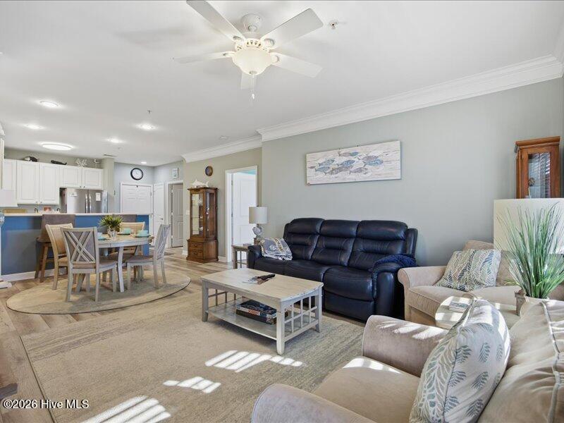 100549791 | Photo 12