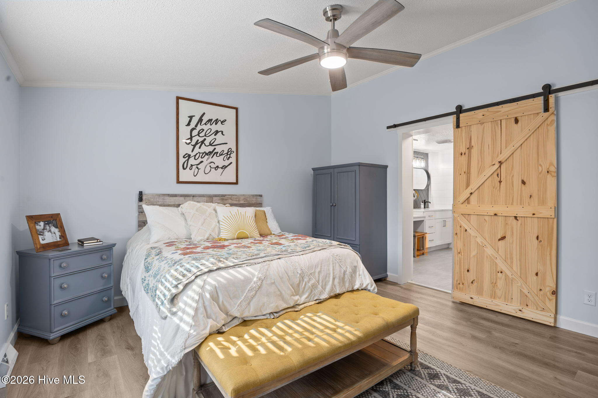 100560111 | Photo 21