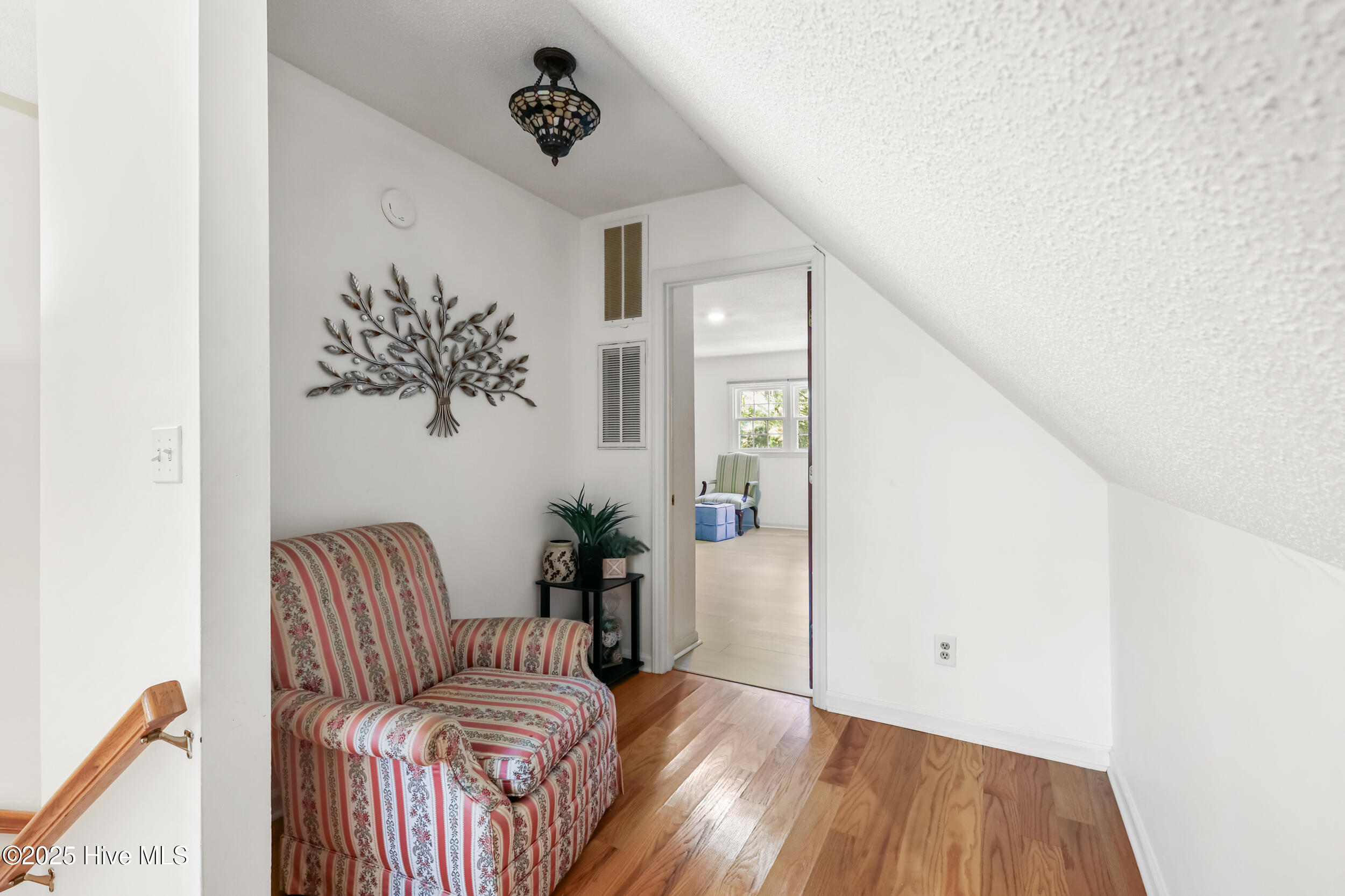 100537858 | Photo 16