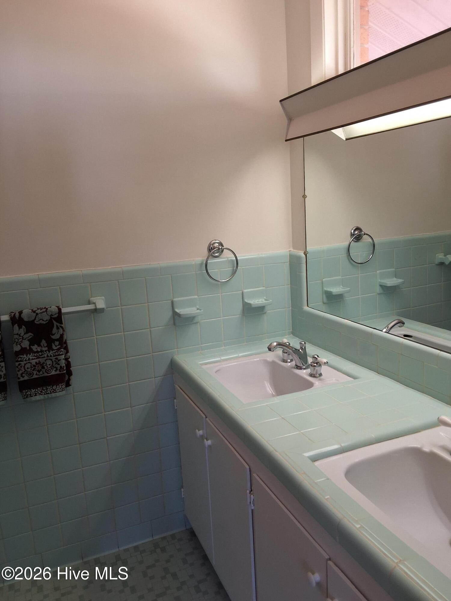 100554569 | Photo 65