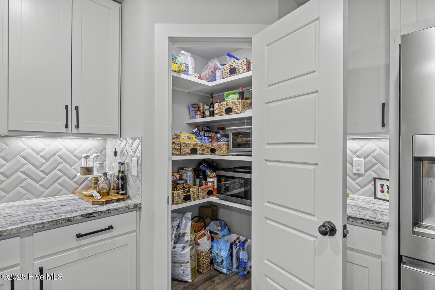 100543242 | Photo 15