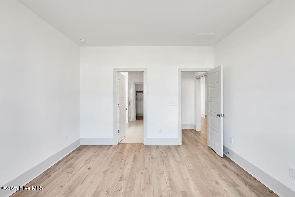 100446979 | Photo 12