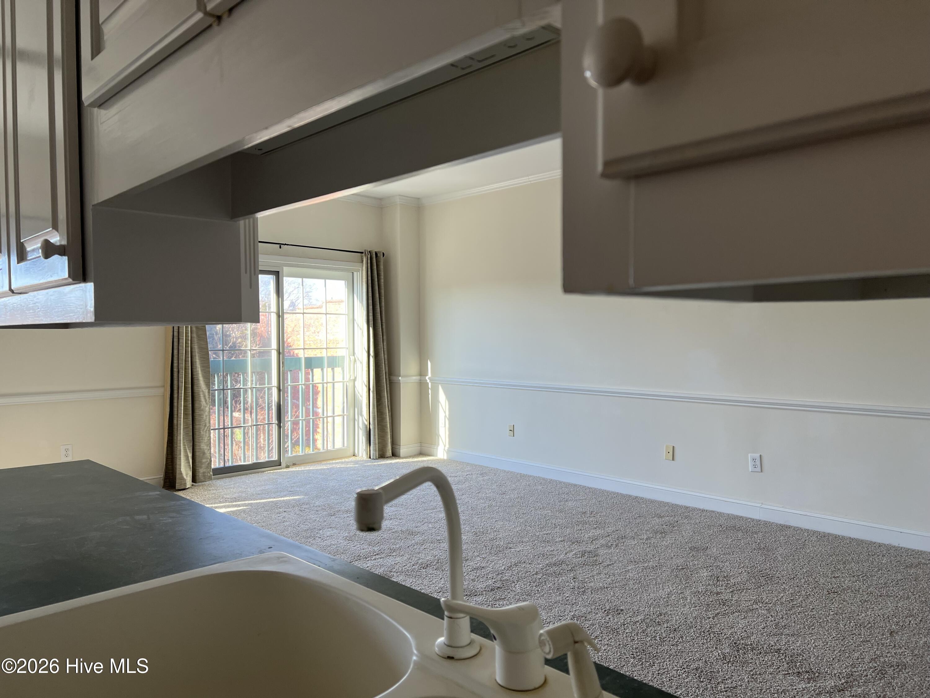 5th image of 212 Middle St, New Bern, NC 28560