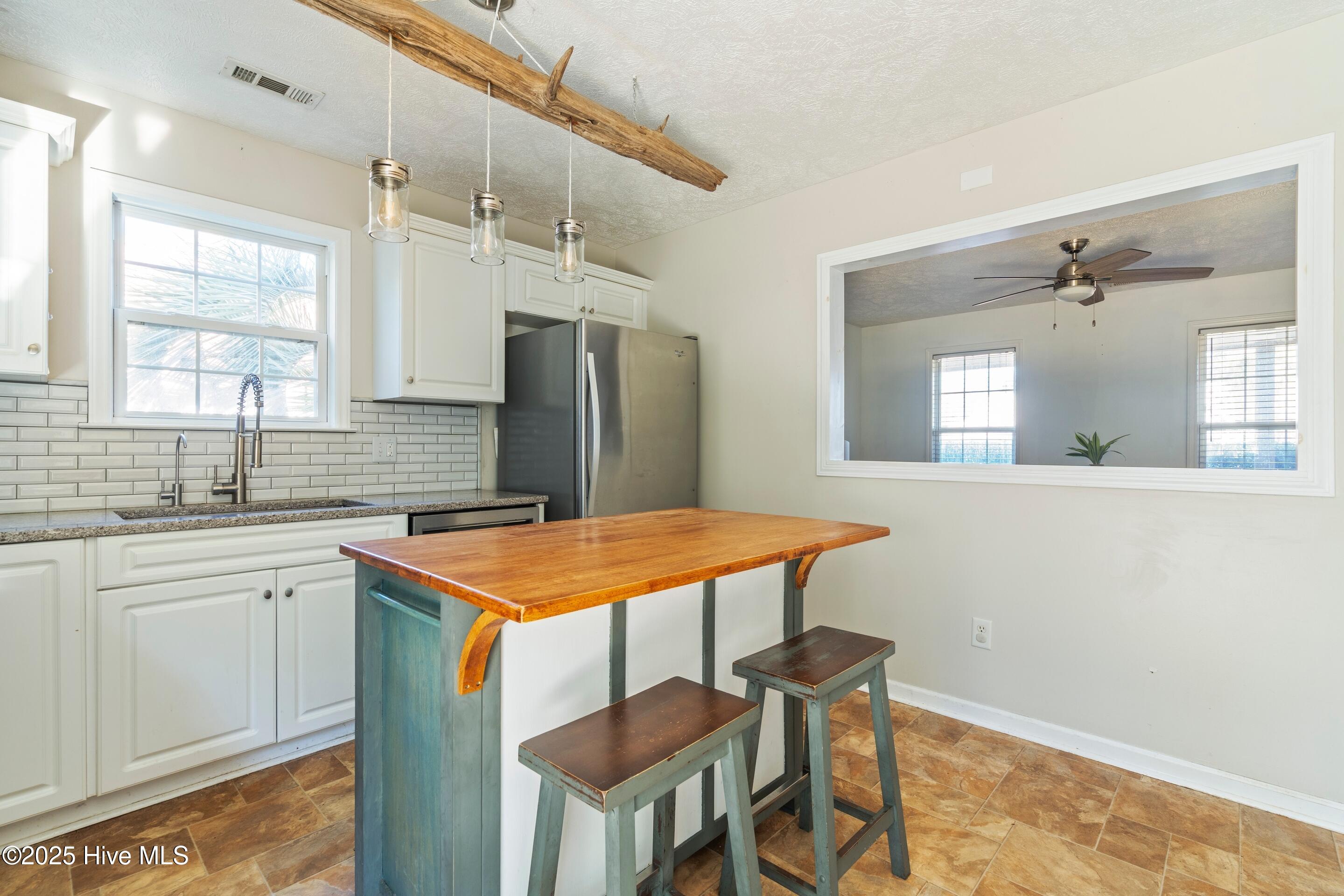 100536584 | Photo 12