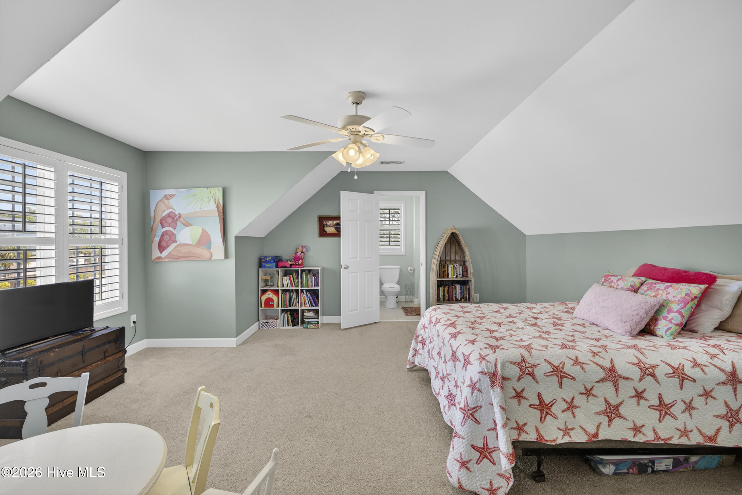 100564705 | Photo 37