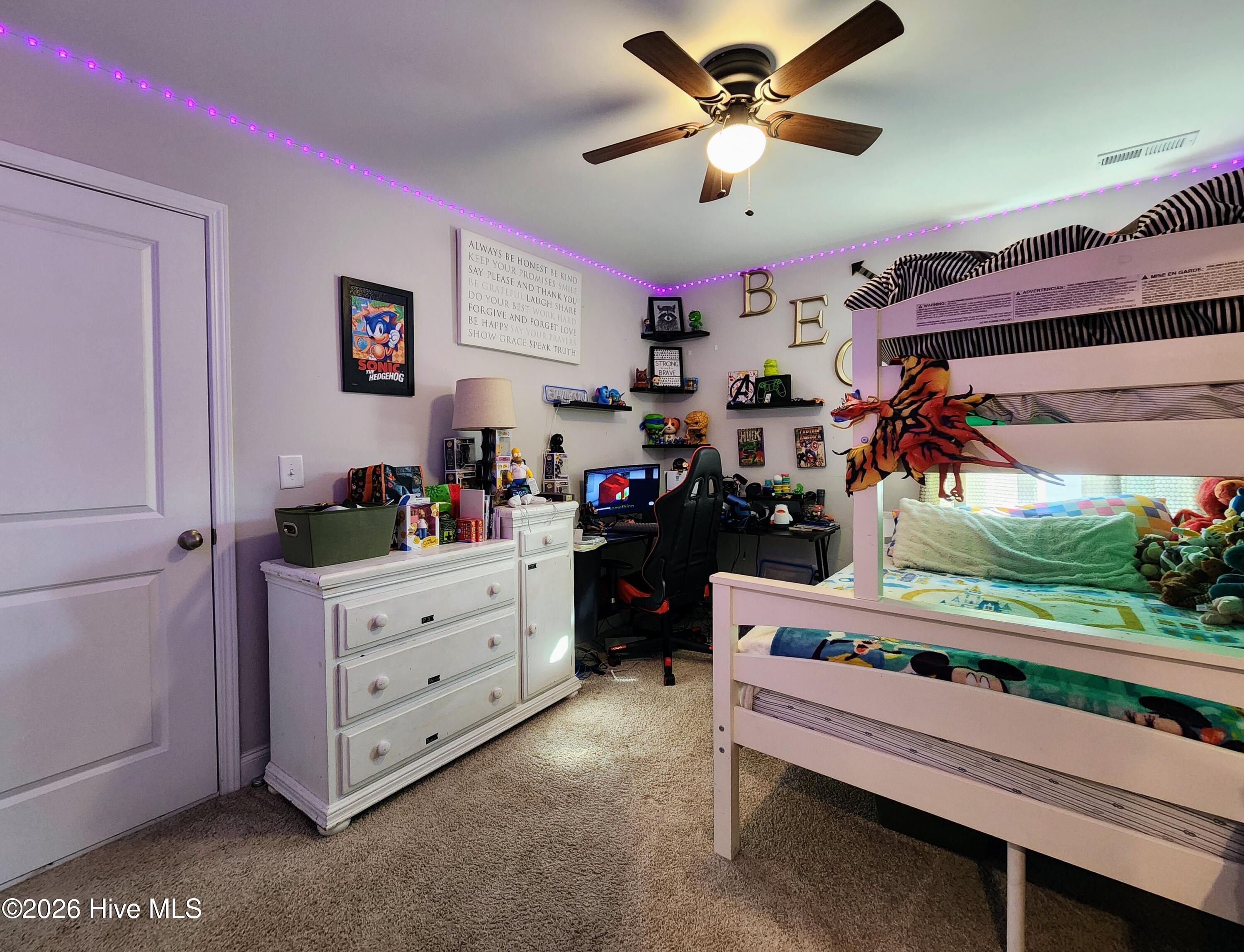 100549443 | Photo 34