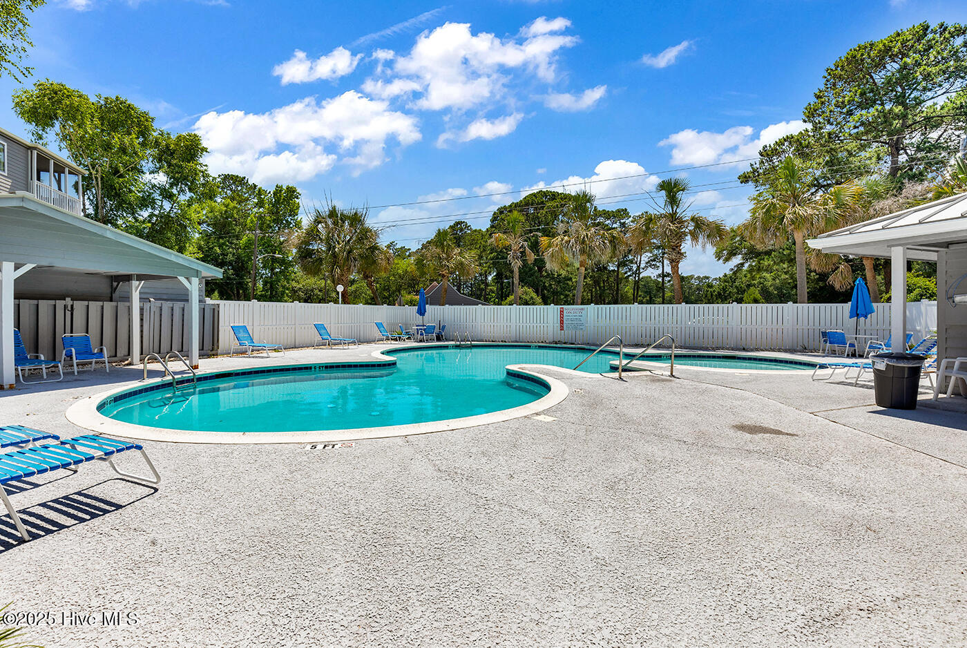 100537192 | Photo 23