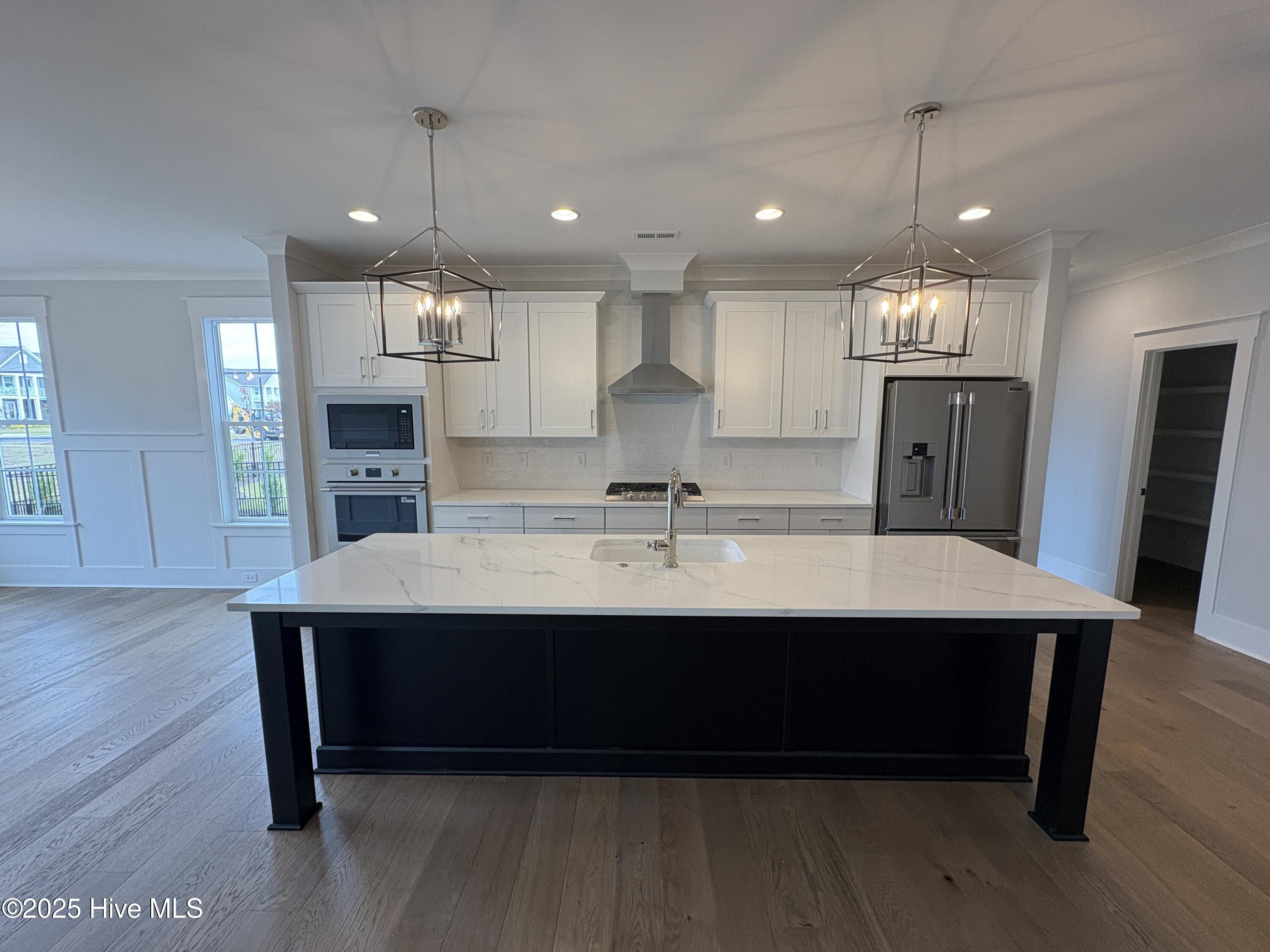 100521777 | Photo 14