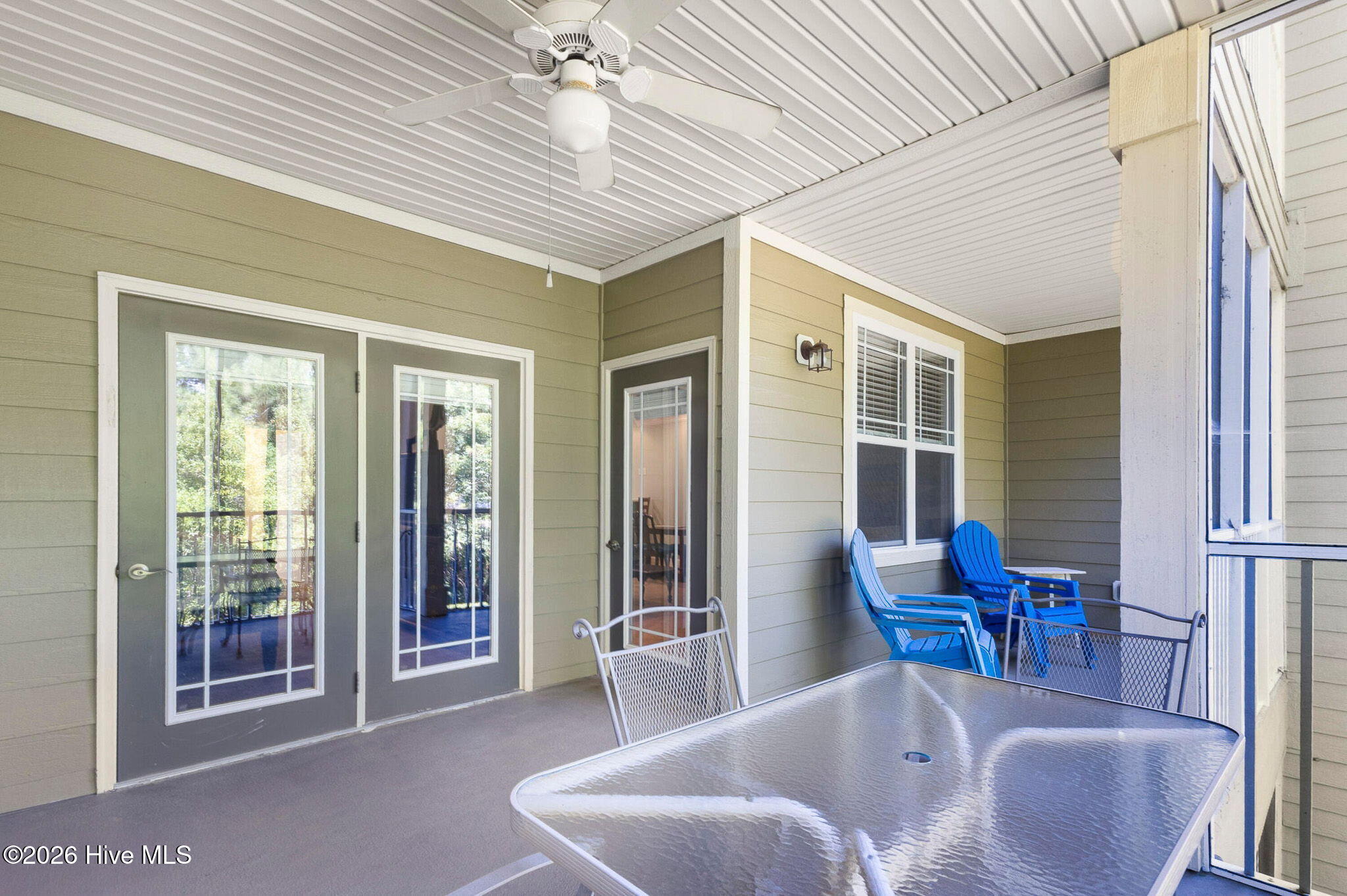 100548445 | Photo 28