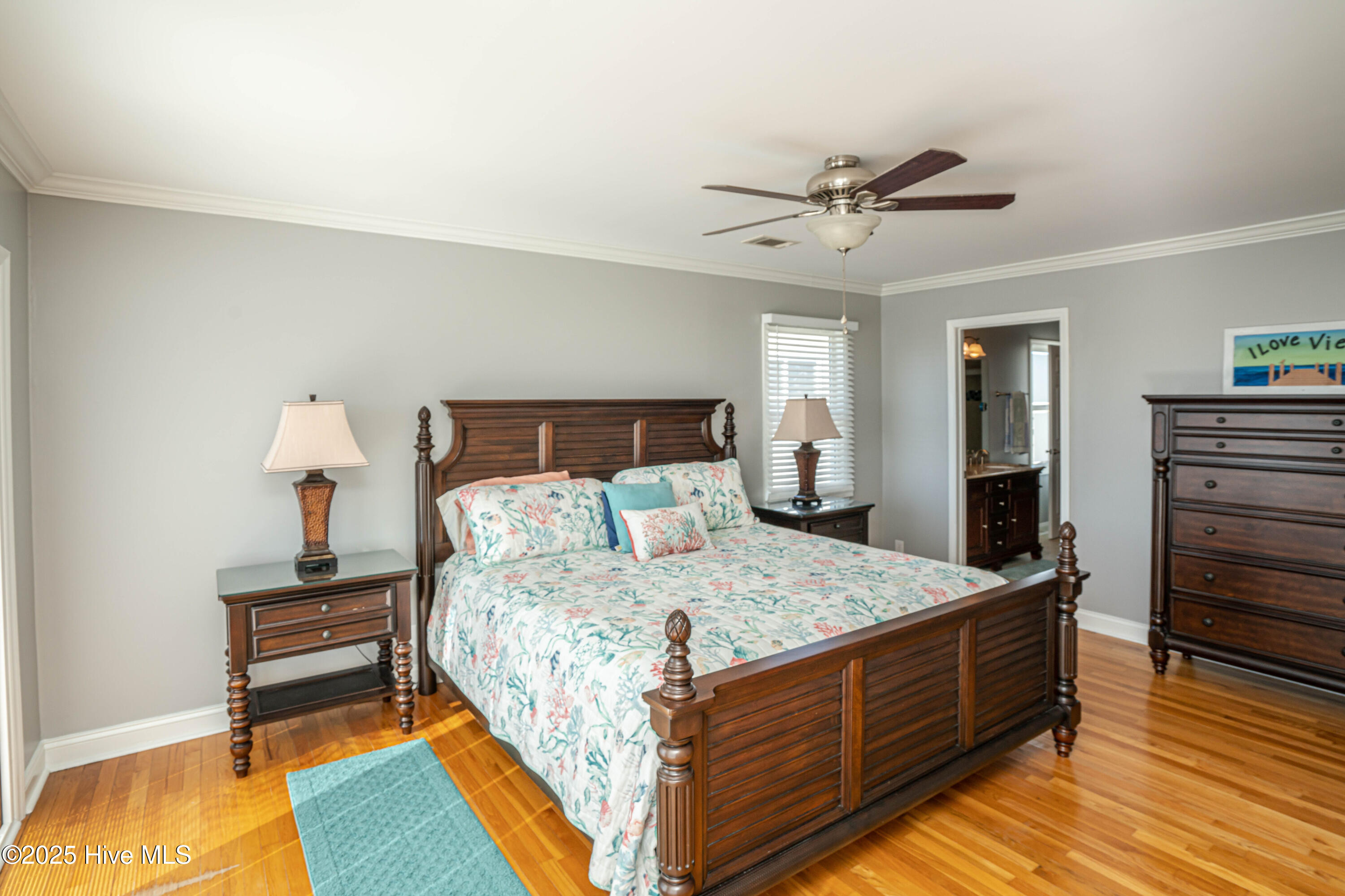 100539099 | Photo 53