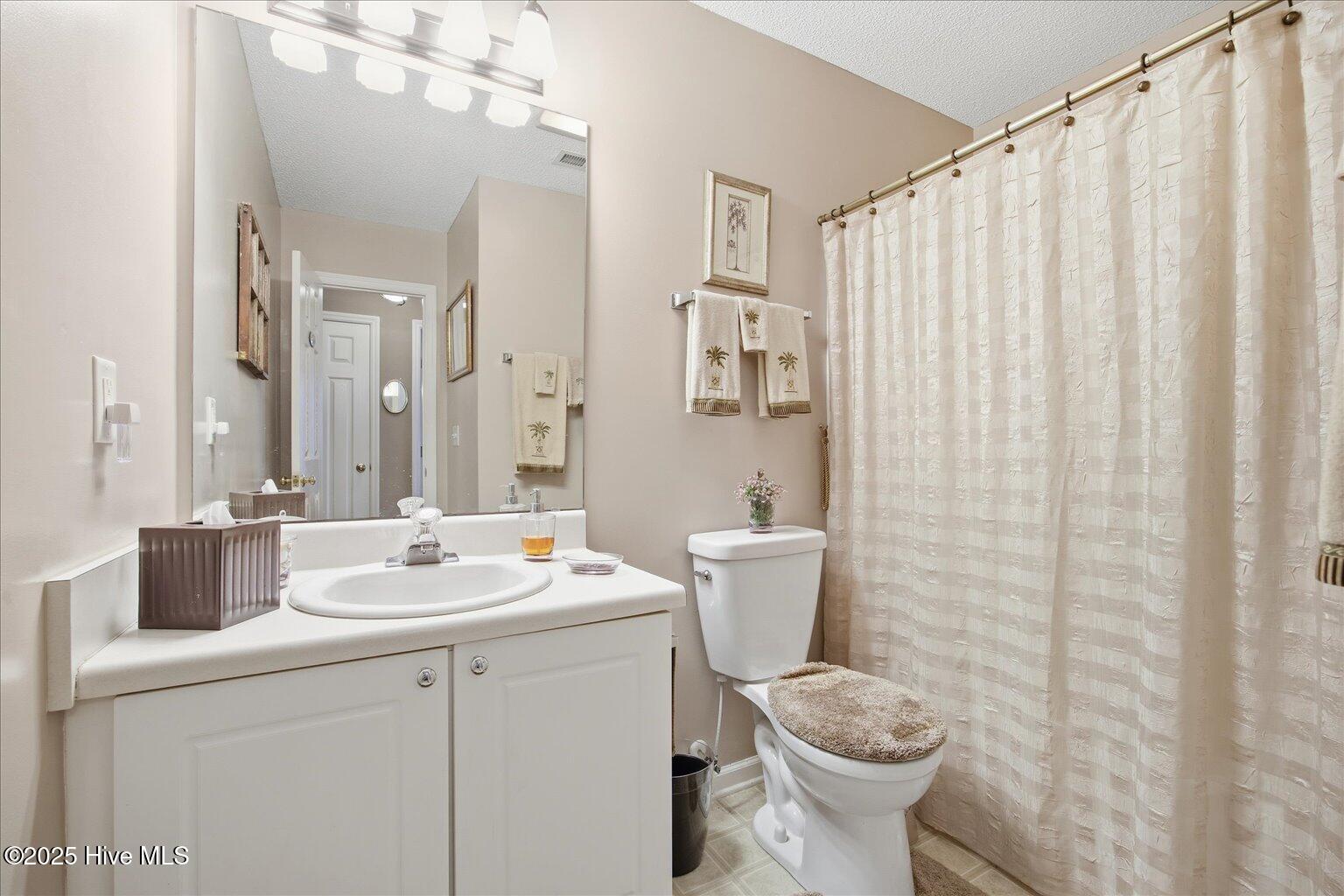 100543626 | Photo 24