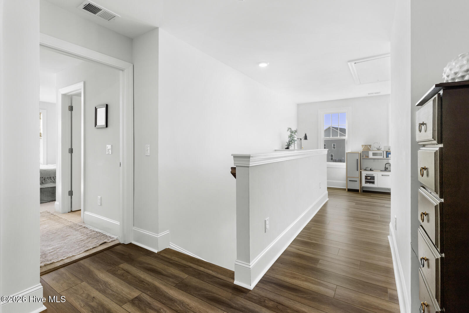 100562165 | Photo 29