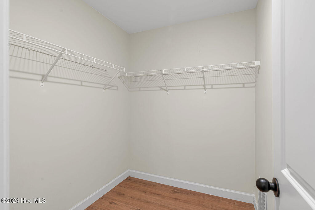 100565777 | Photo 26