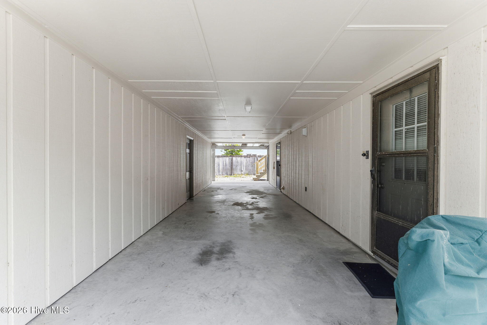 100565875 | Photo 39