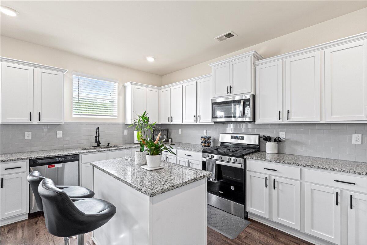 16-Kitchen