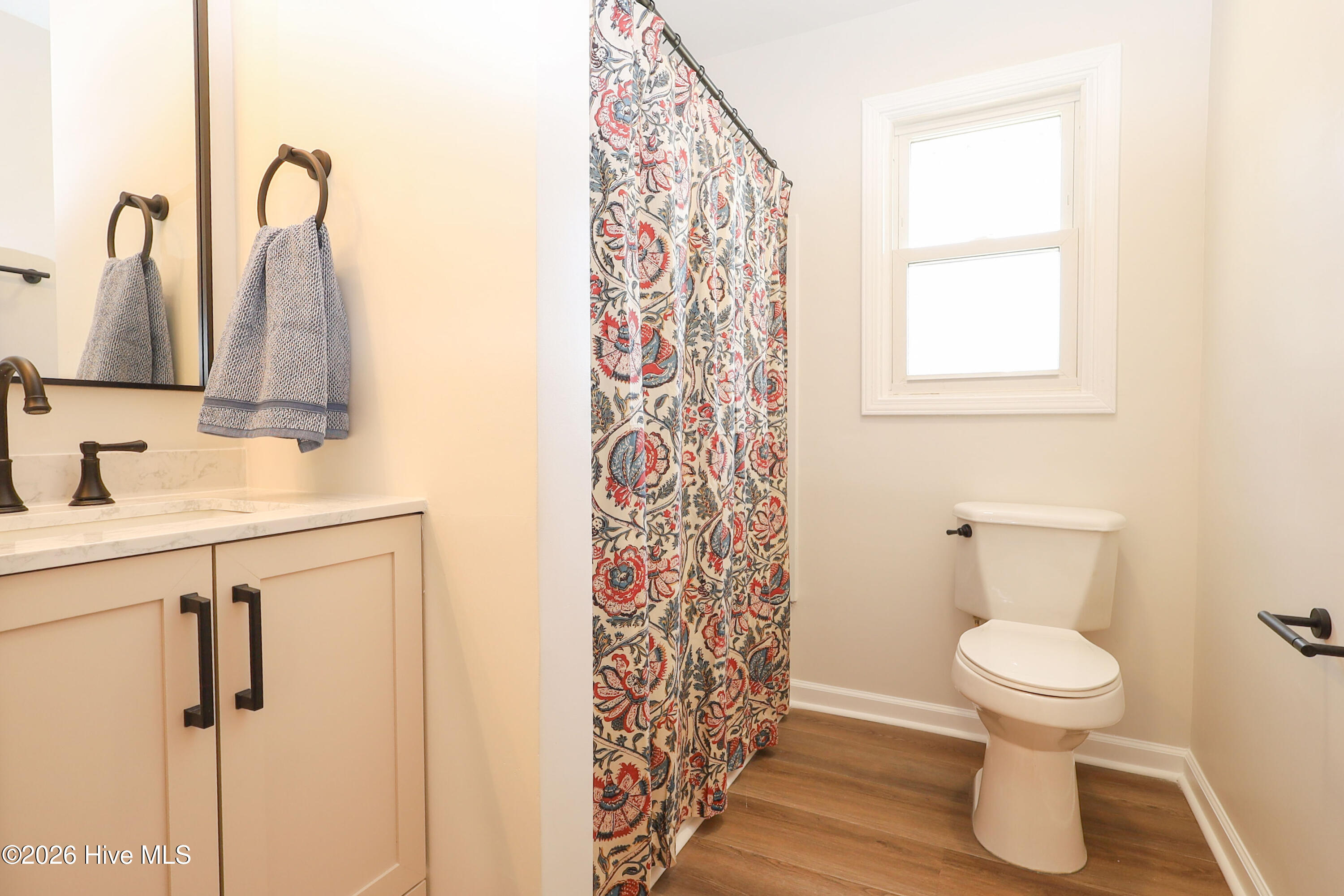 100556838 | Photo 20