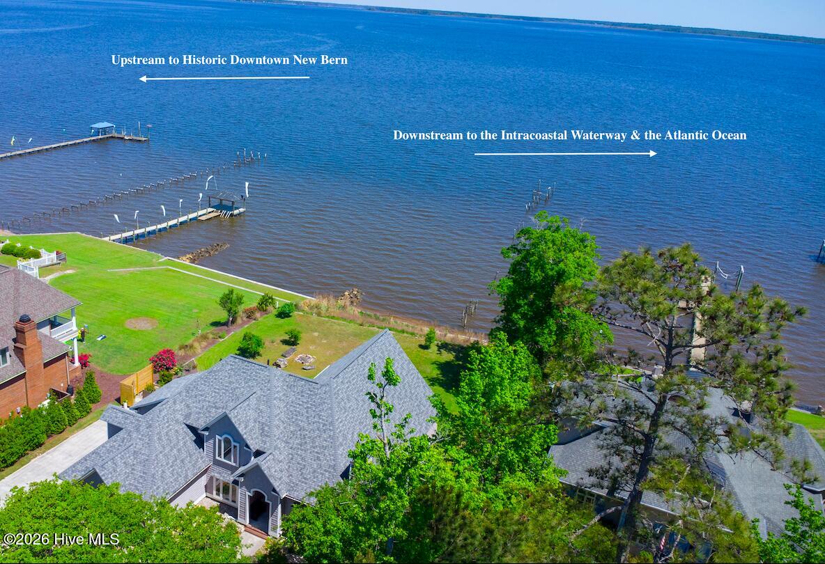 228 Drake, New Bern, North Carolina, 4 Bedrooms Bedrooms, 12 Rooms Rooms,4 BathroomsBathrooms,Single family residence,For sale,Drake,100568739 228 Drake, New Bern, North Carolina, 4 Bedrooms Bedrooms, 12 Rooms Rooms,4 BathroomsBathrooms,Single family residence,For sale,Drake,100568739