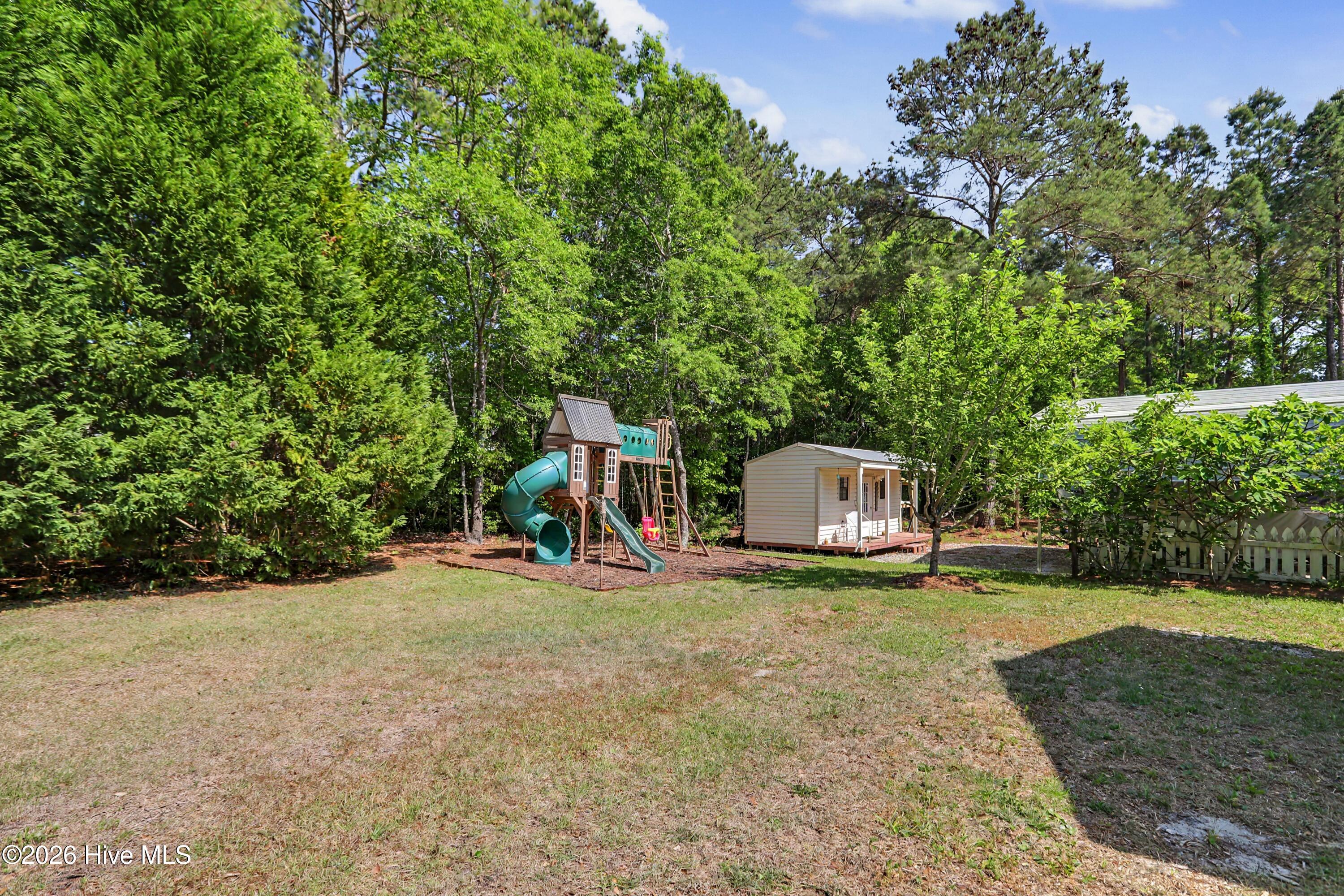 100570246 | Photo 28