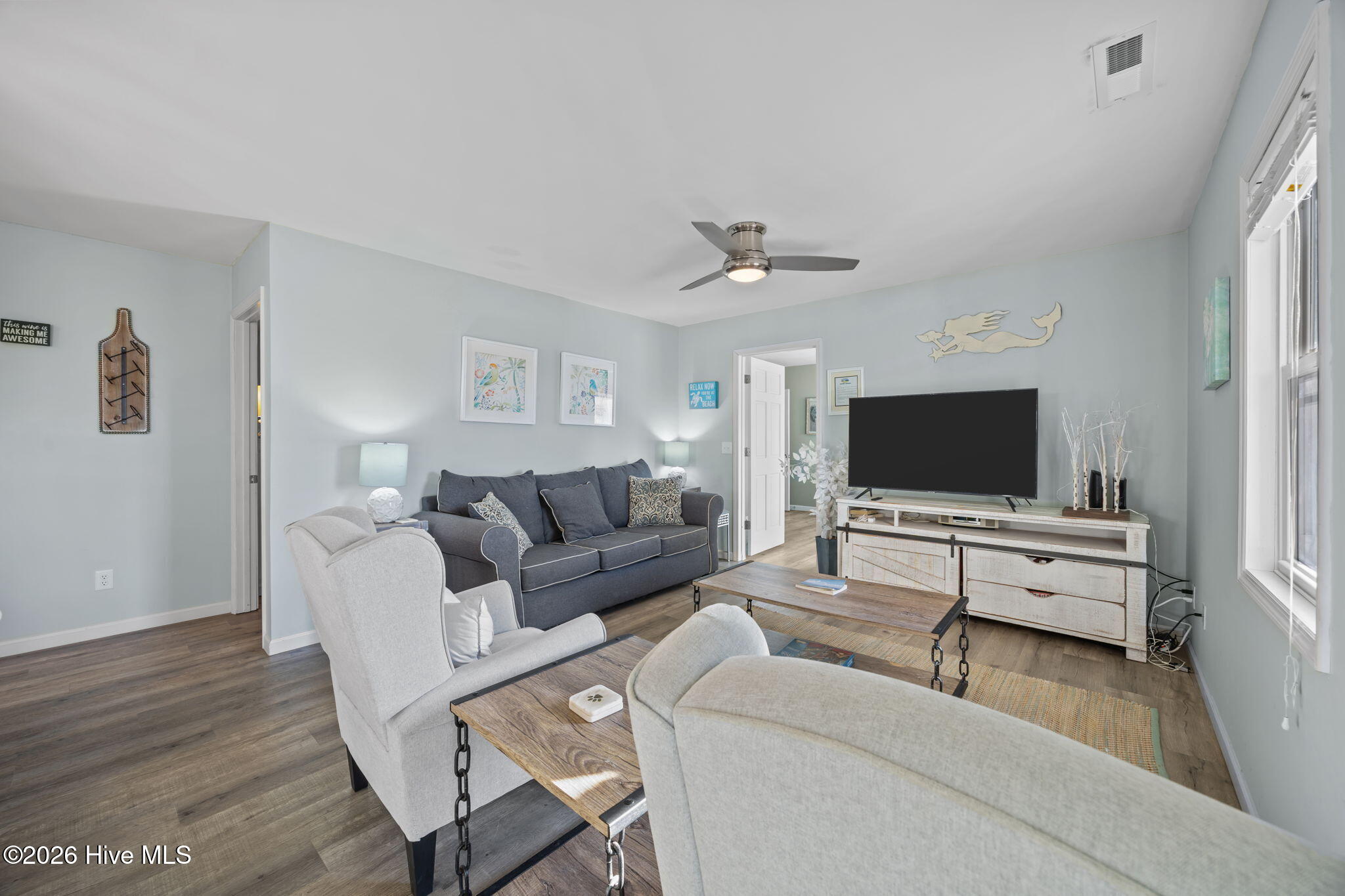 100553984 | Photo 26