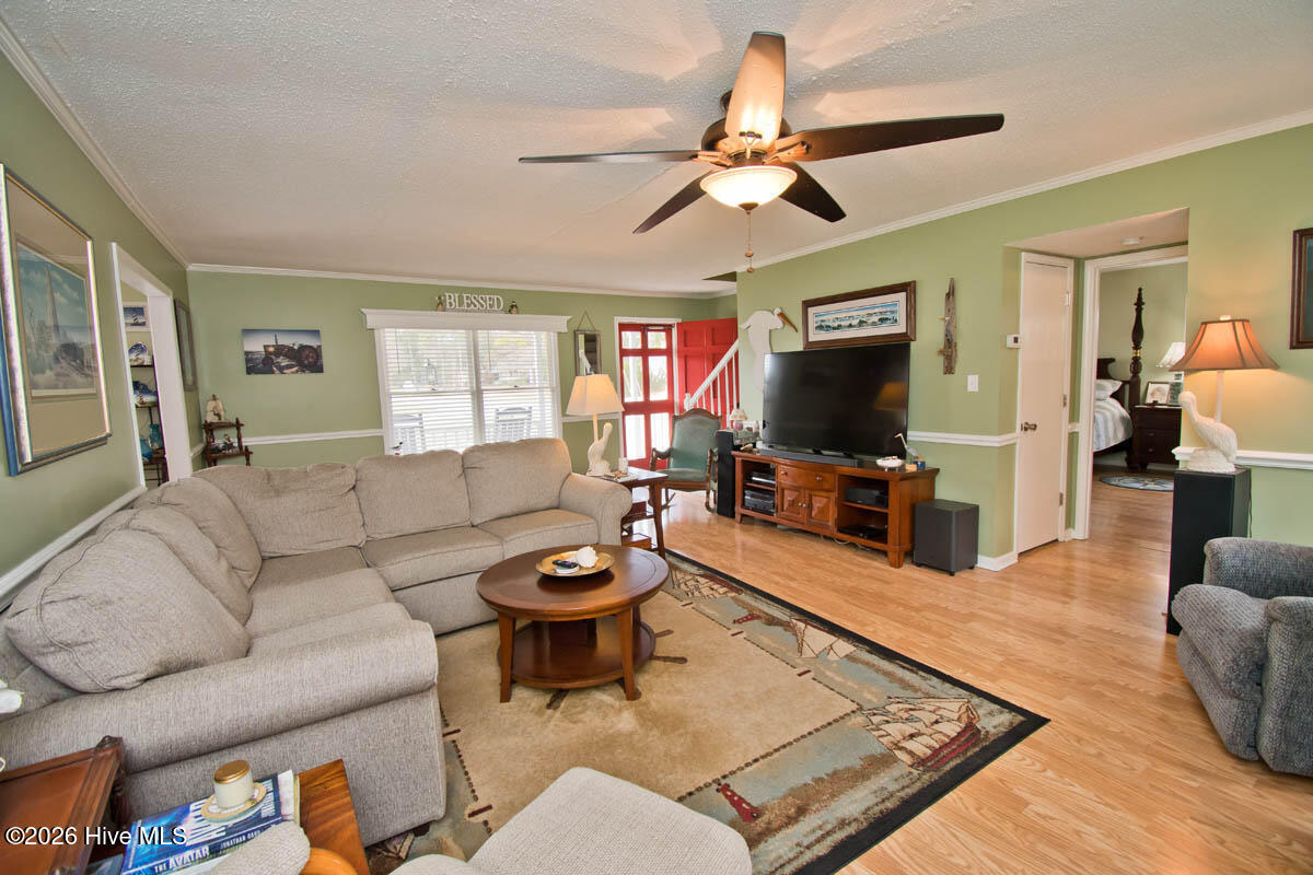 915 Sunset Boulevard,Newport