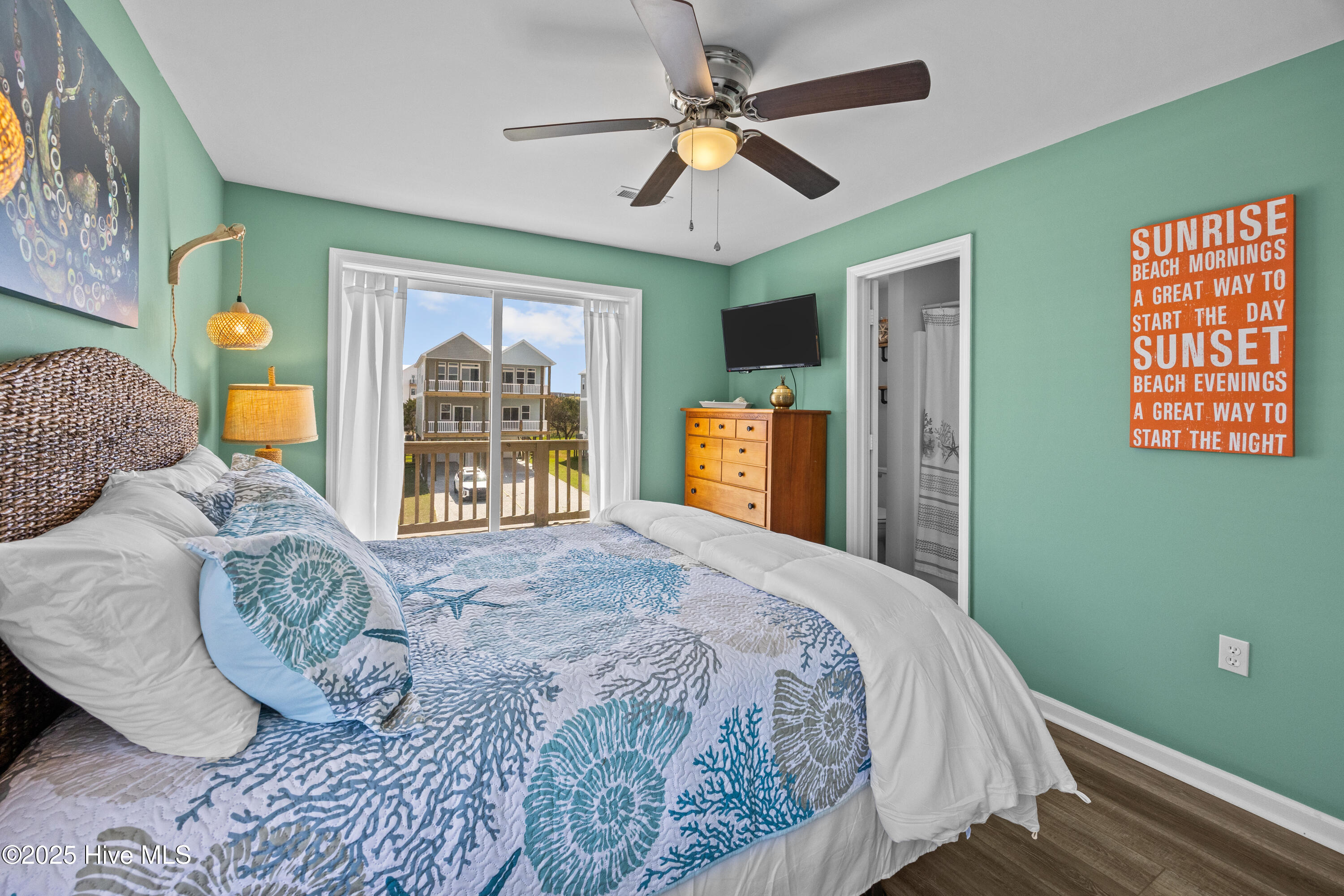 100540748 | Photo 17