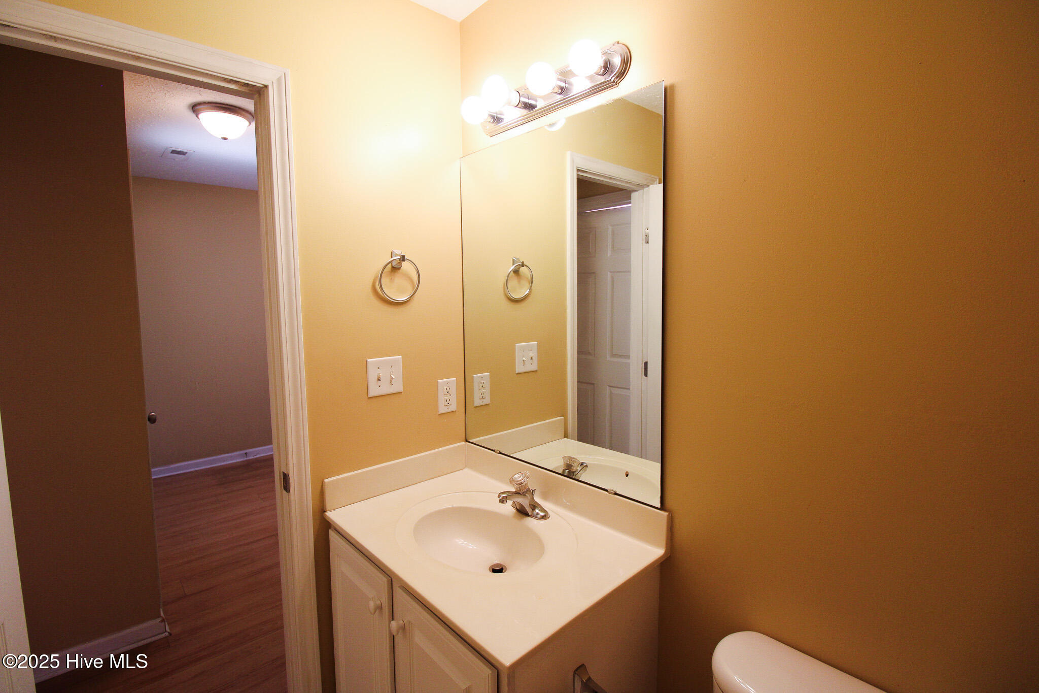 100537575 | Photo 27