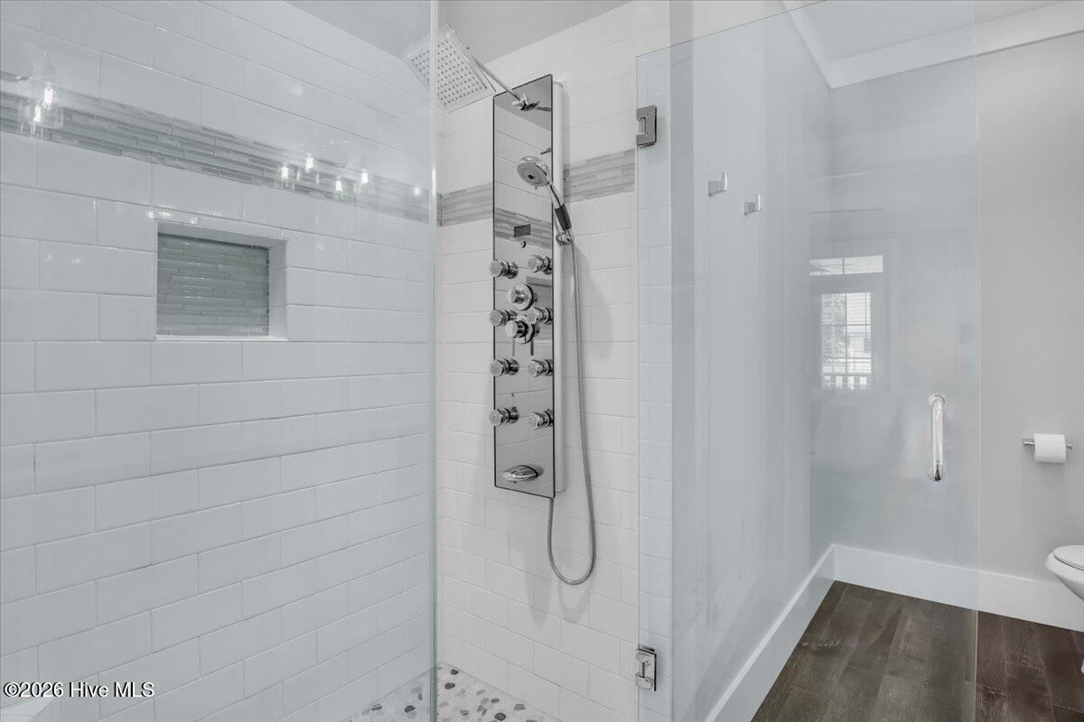 100569217 | Photo 31