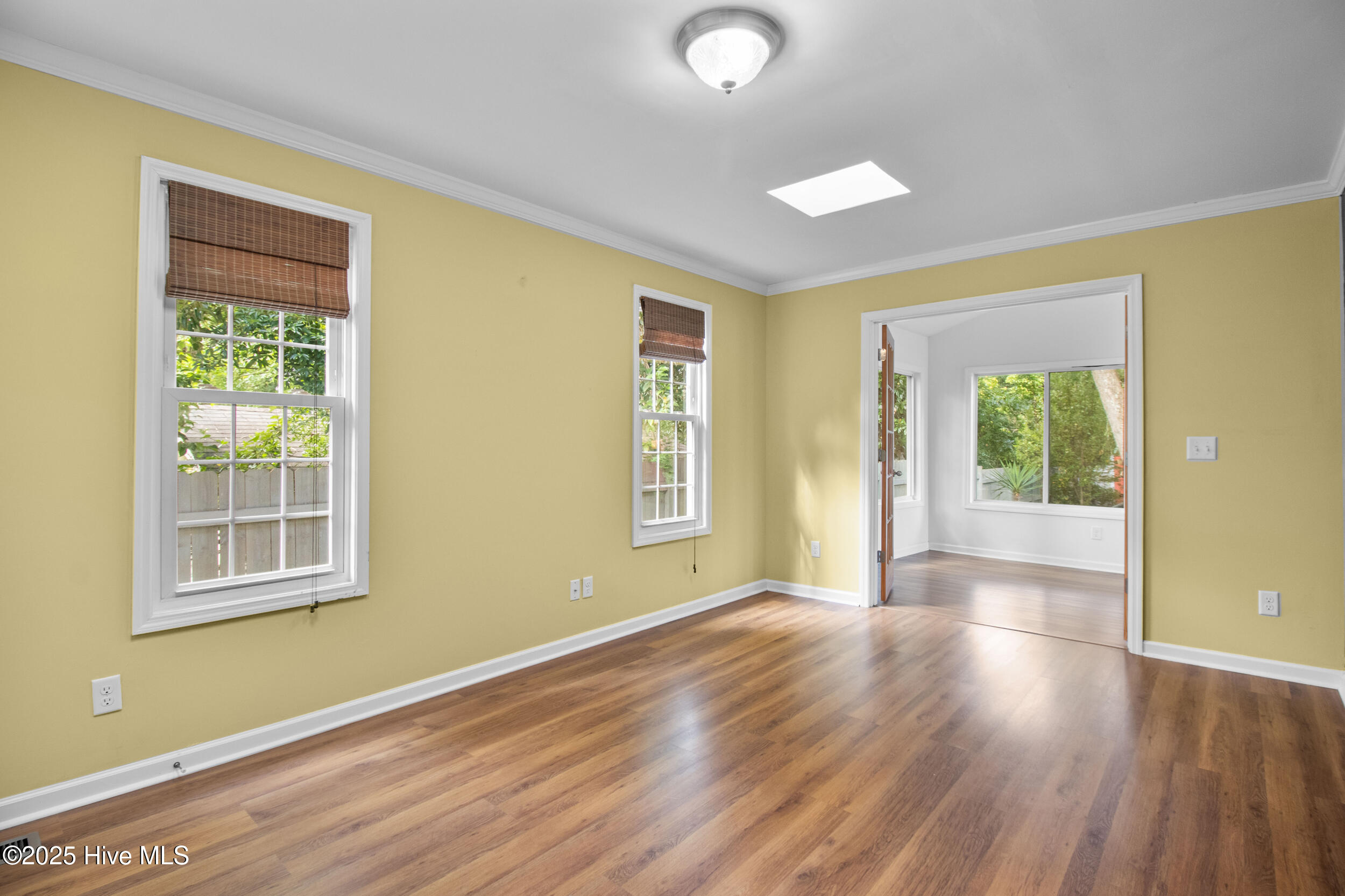 100528550 | Photo 40