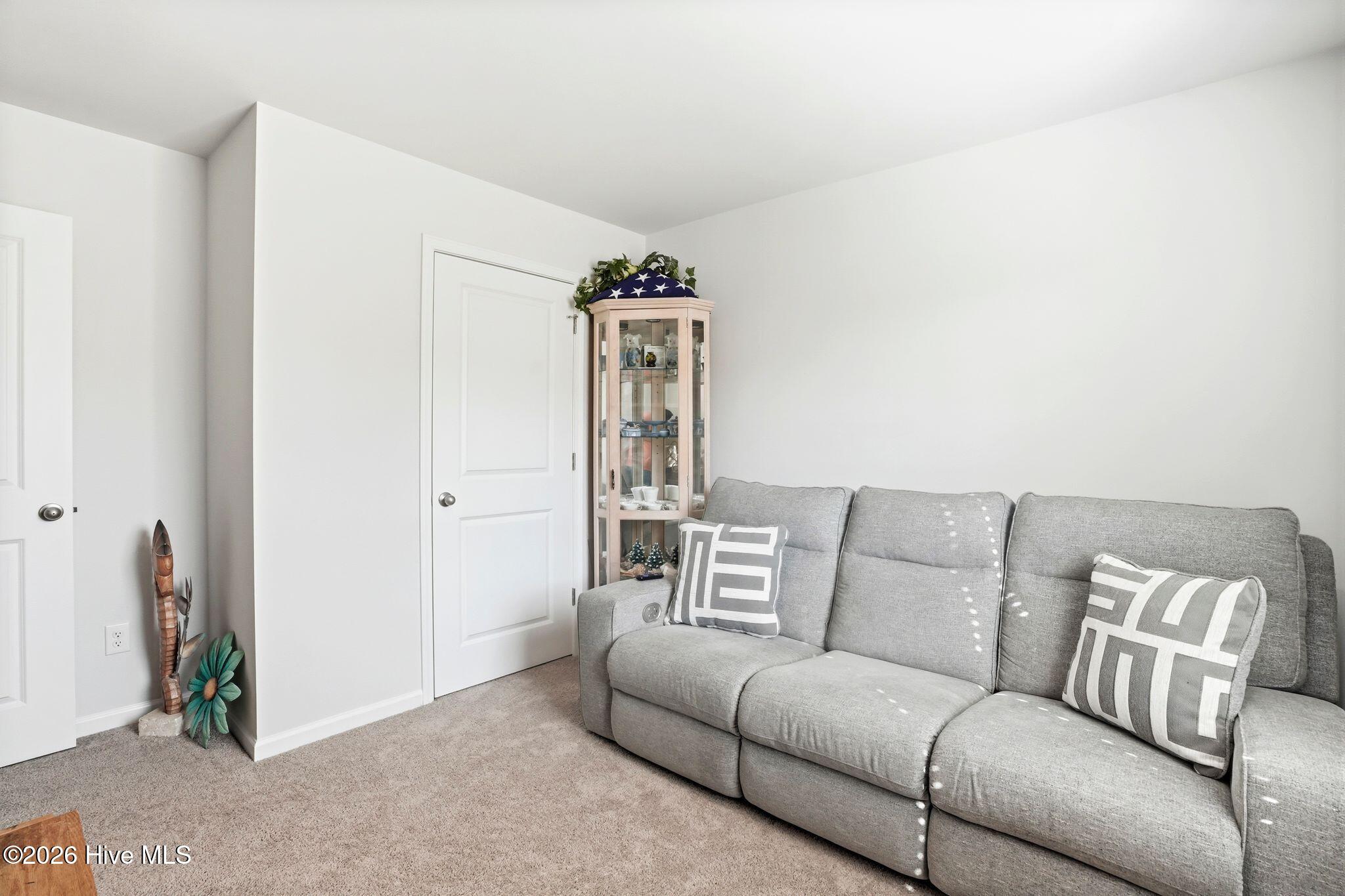 100565300 | Photo 16